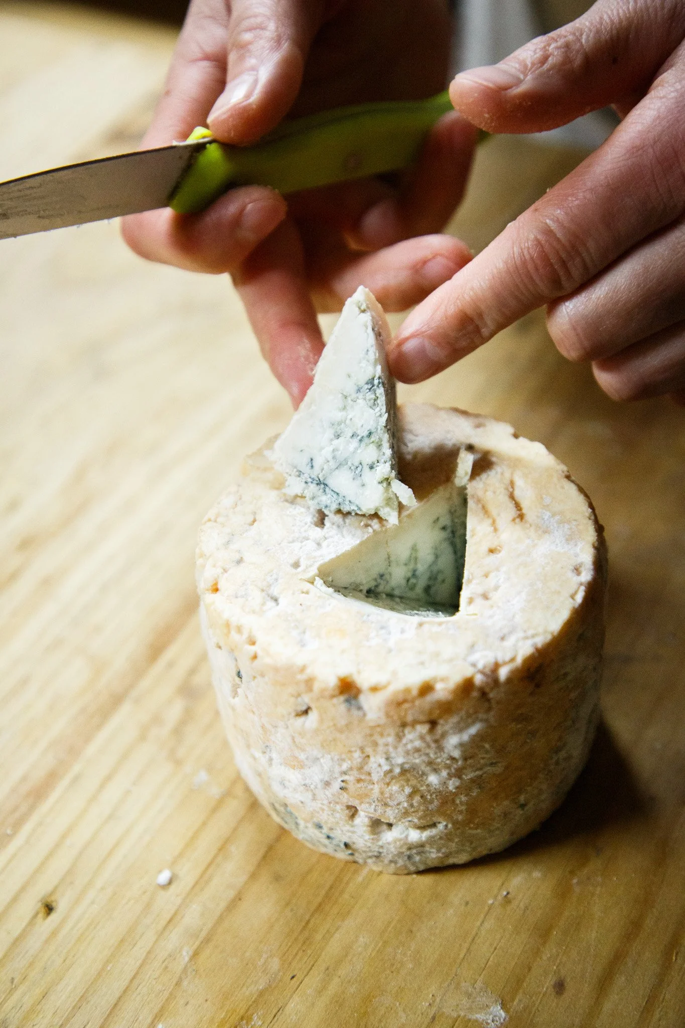 Queso Picurriellu en la cueva