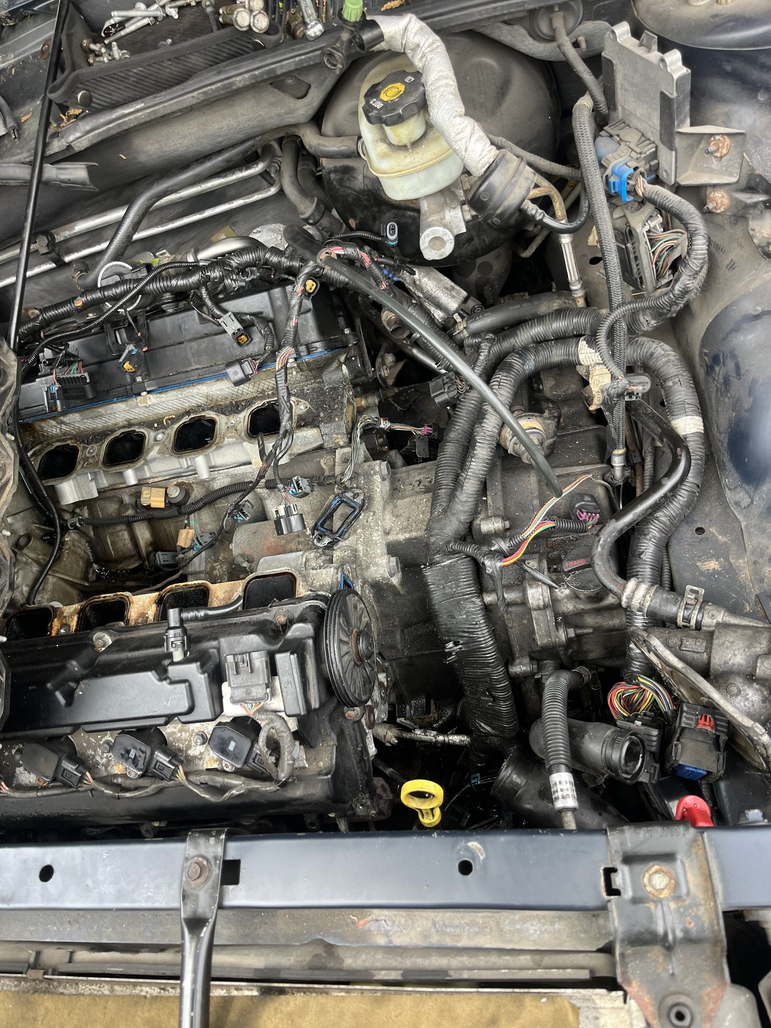 mobile mechanic fort wayne performing a mobile water pump on a 2002 northstar engine