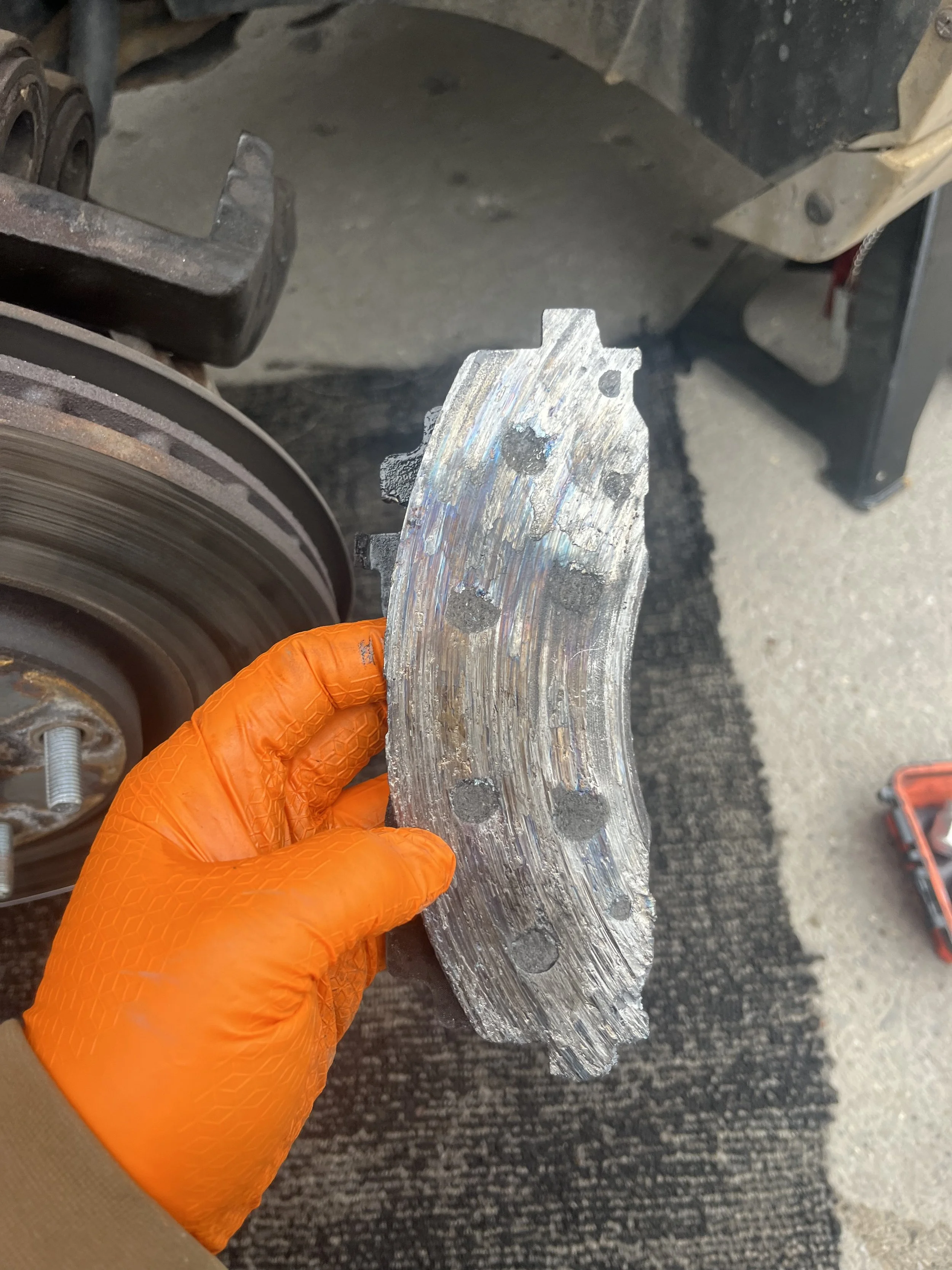 mobile mechanic fort wayne performing fort wayne auto repair anda mobile brake job in fort wayne