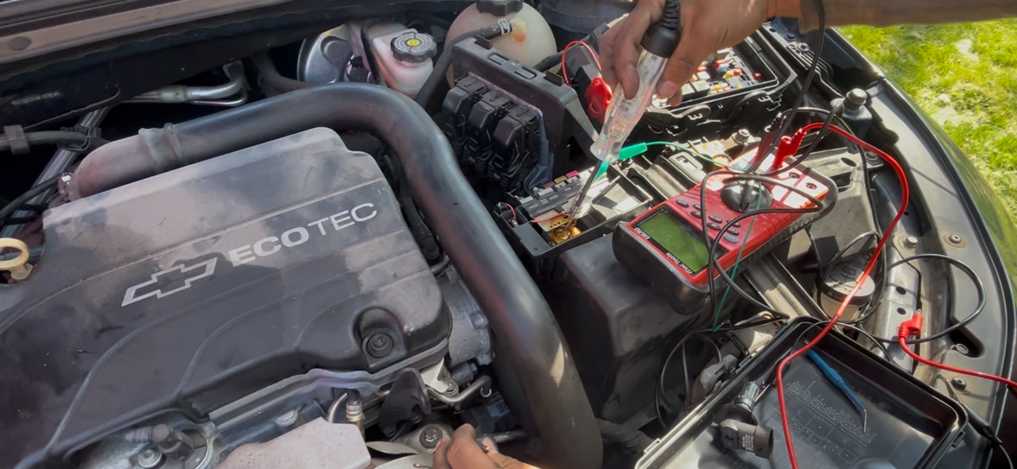 mobile mechanic fort wayne performing starter diagnostics. a mobile starter replacment is taking place. a mobile advanced diagnostic is taking place