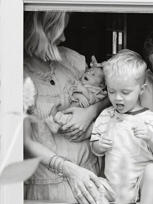 Mother's Day Mini - April 26th