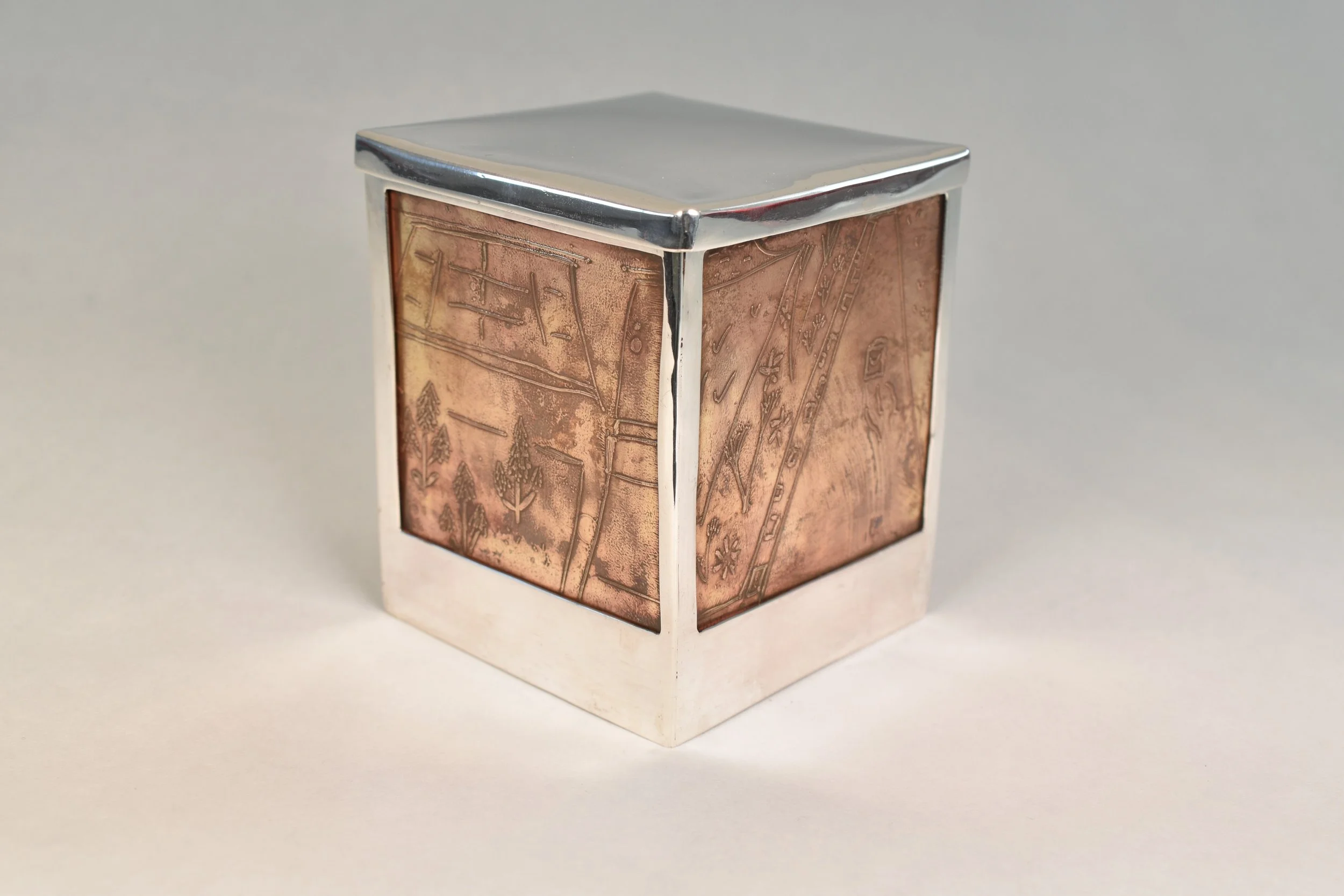 memory-box-side-angle-silver-copper-sculpture-3-5x3x3-2025-by-evy-adamson.JPG
