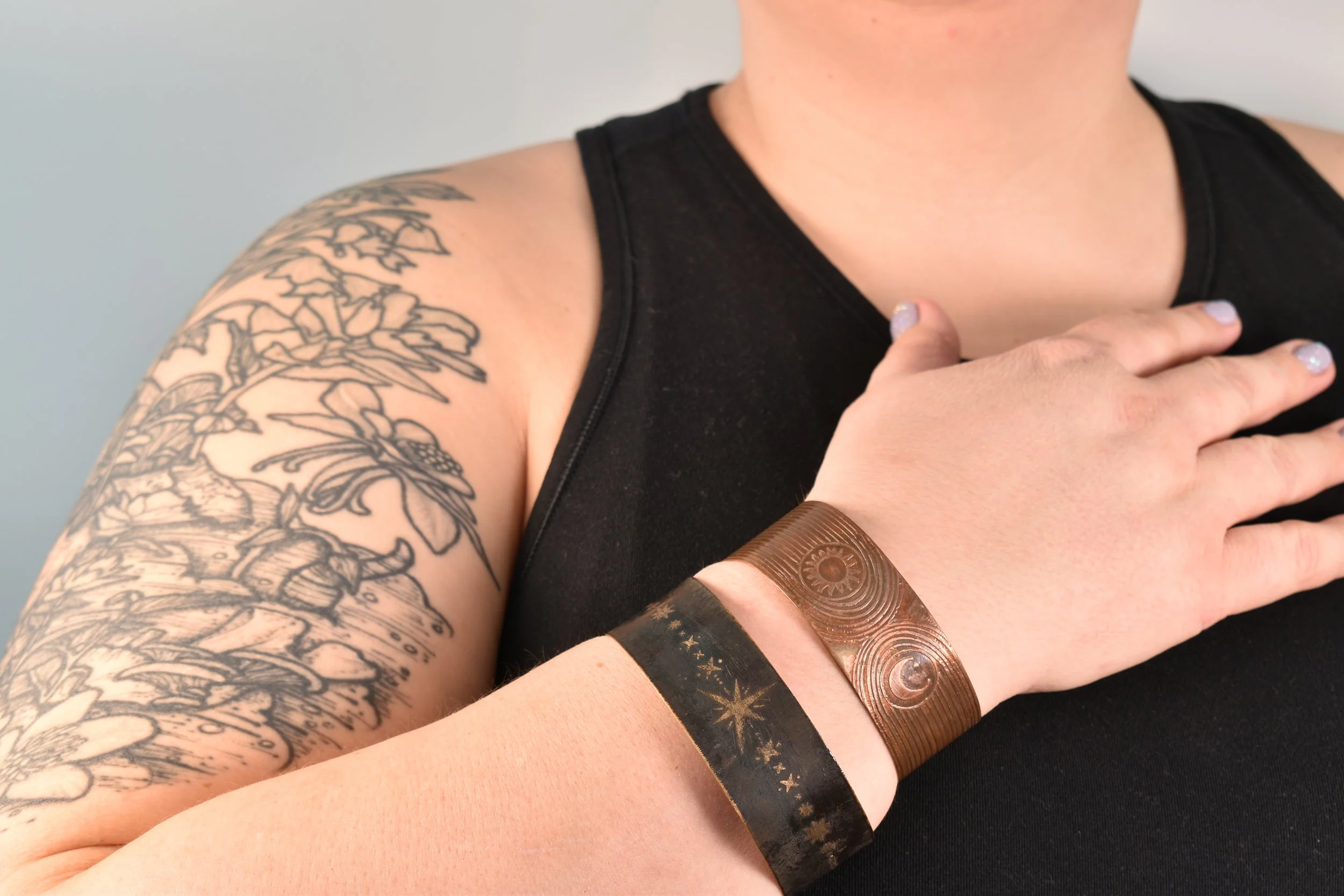 etched-cuffs-brass-copper-jewelry-2024-by-evy-adamson.JPG