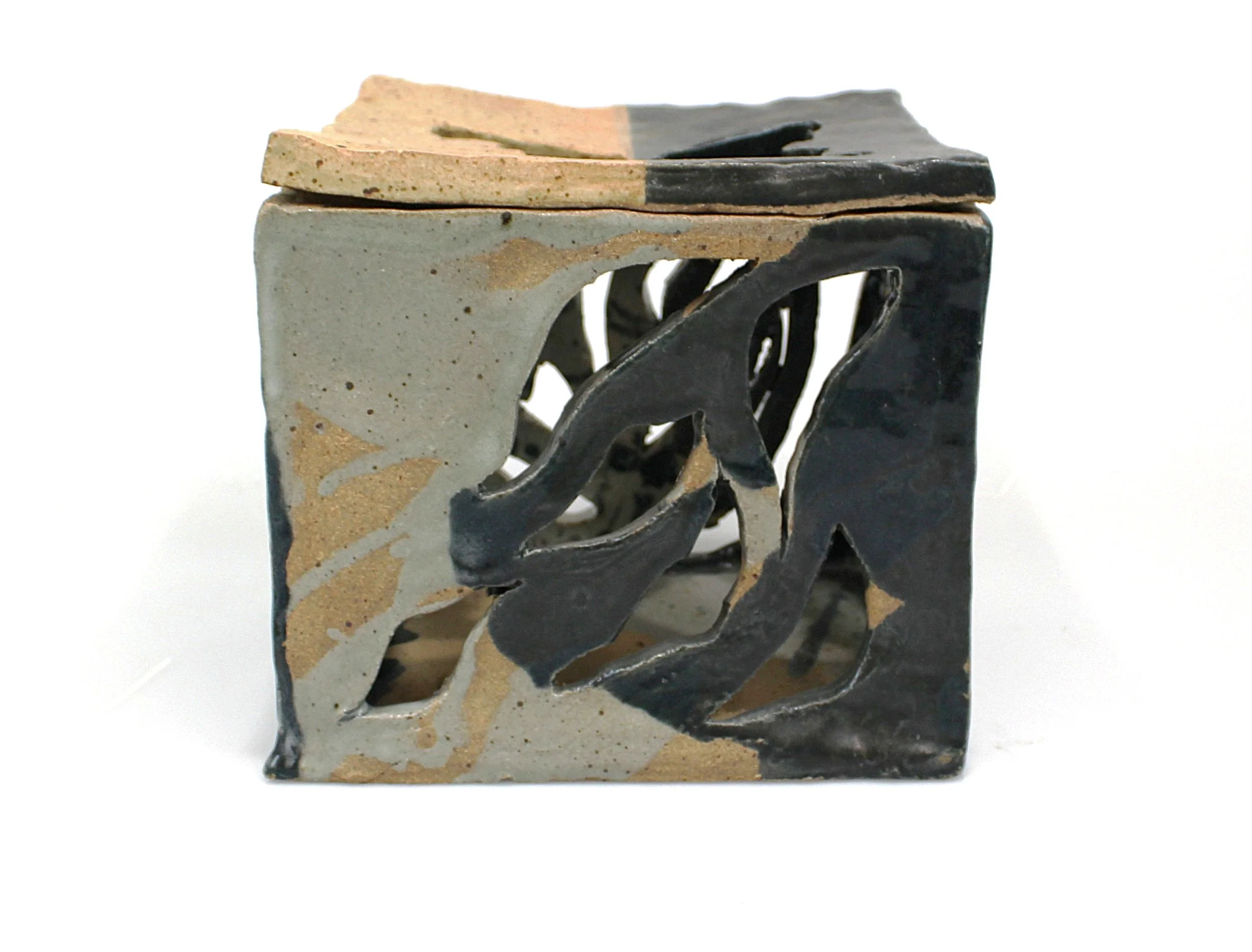 winter-box-ceramic-by-evy-adamson.JPG