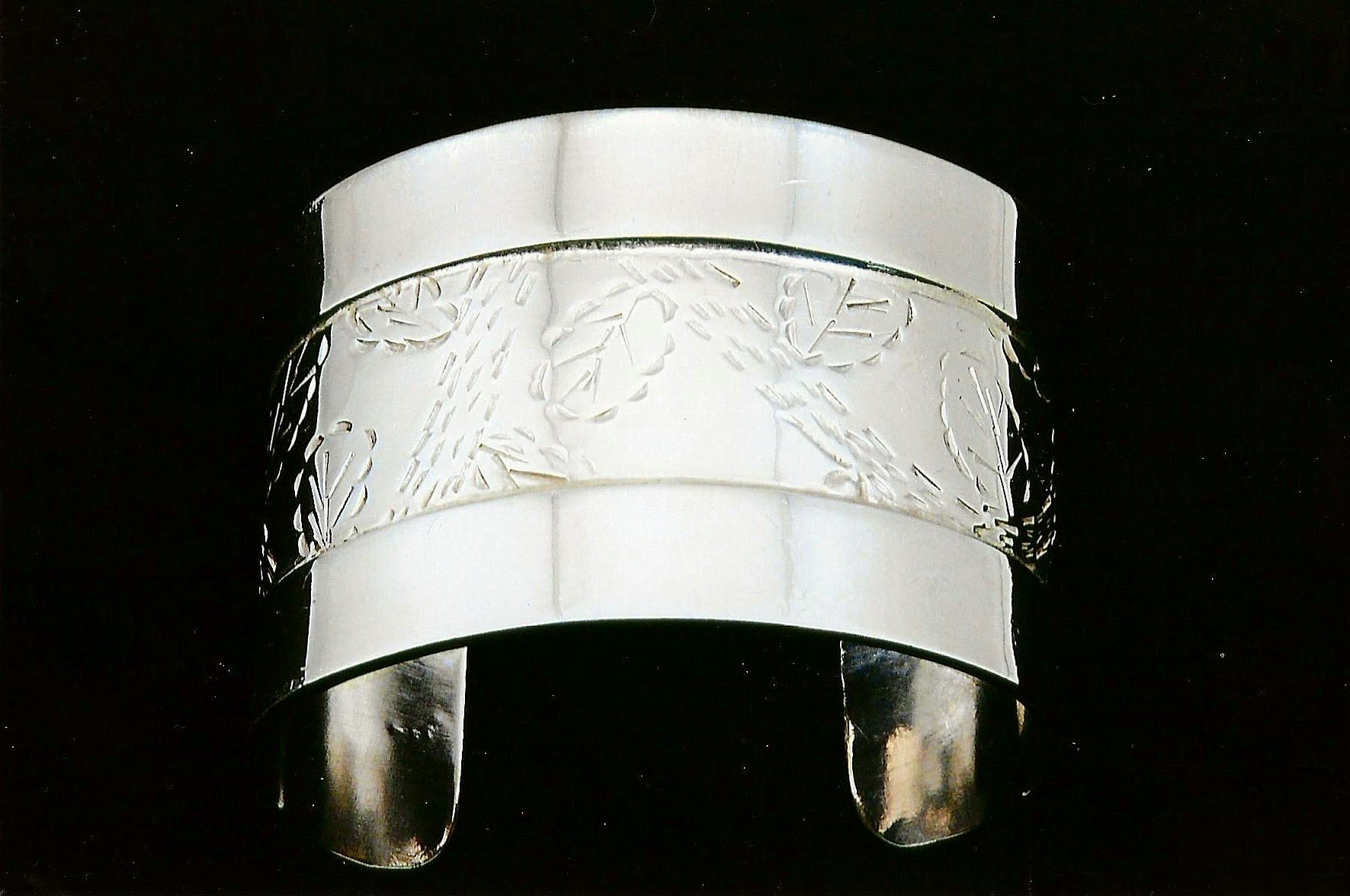 silver-cuff-bracelet-front-view-by-evy-adamson.jpg