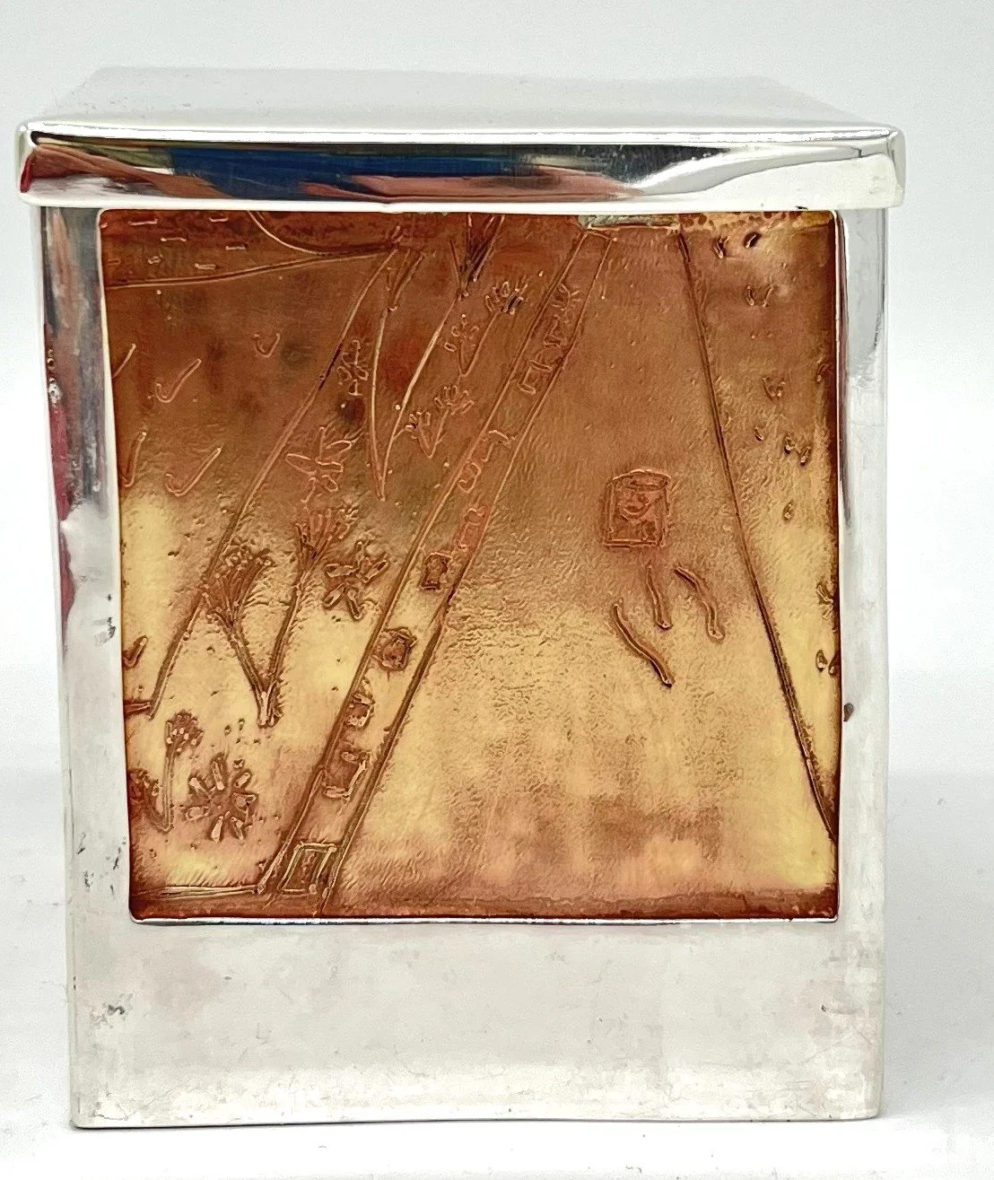 memory-box-front-view-silver-copper-sculpture-3-5x3x3-2025-by-evy-adamson.jpg