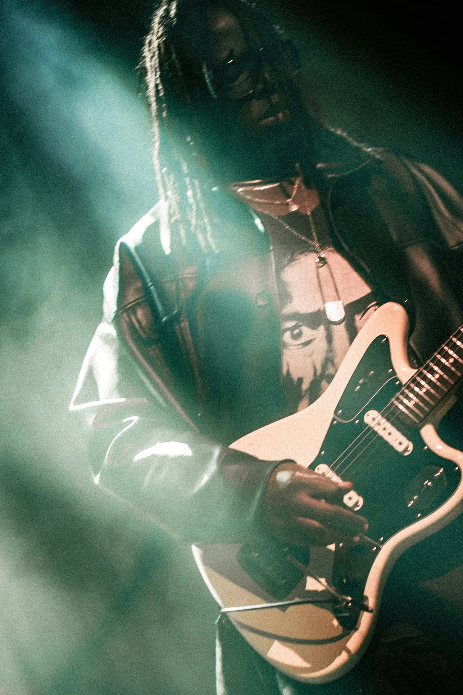 © 2026 LOWRI BURKINSHAW | Dave Okumu performing with Yannis & The Yaw at O2 Shepherd's Bush Empire