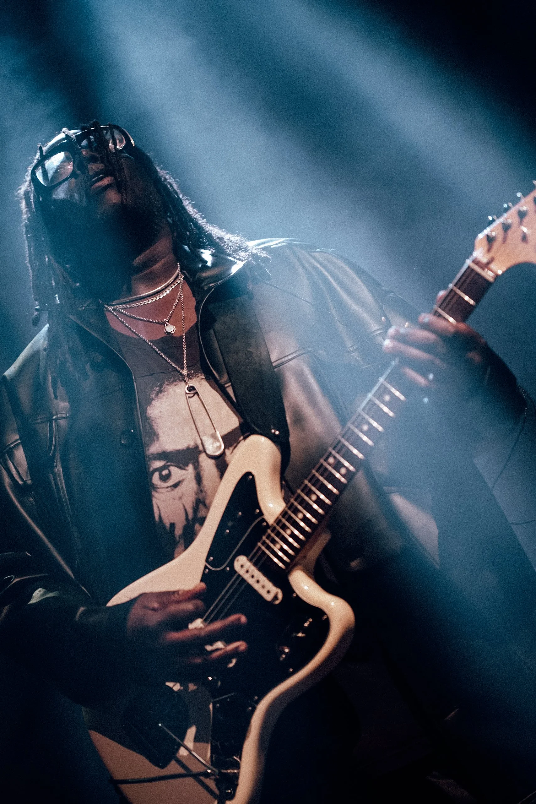 © 2026 LOWRI BURKINSHAW | Dave Okumu performing with Yannis & The Yaw at O2 Shepherd's Bush Empire