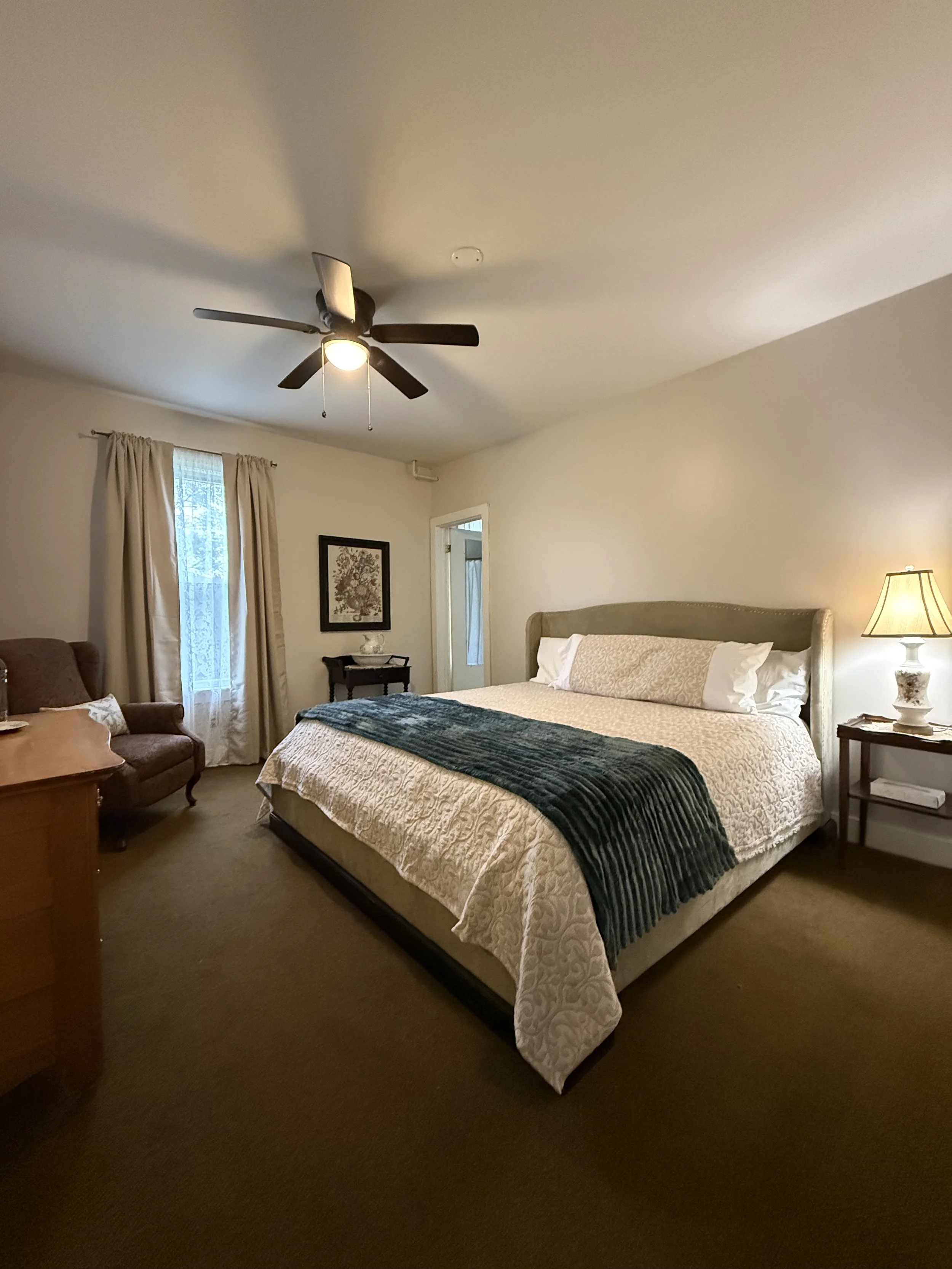 Heritage King Room (Room 3)
King Bed - Sleeps 2