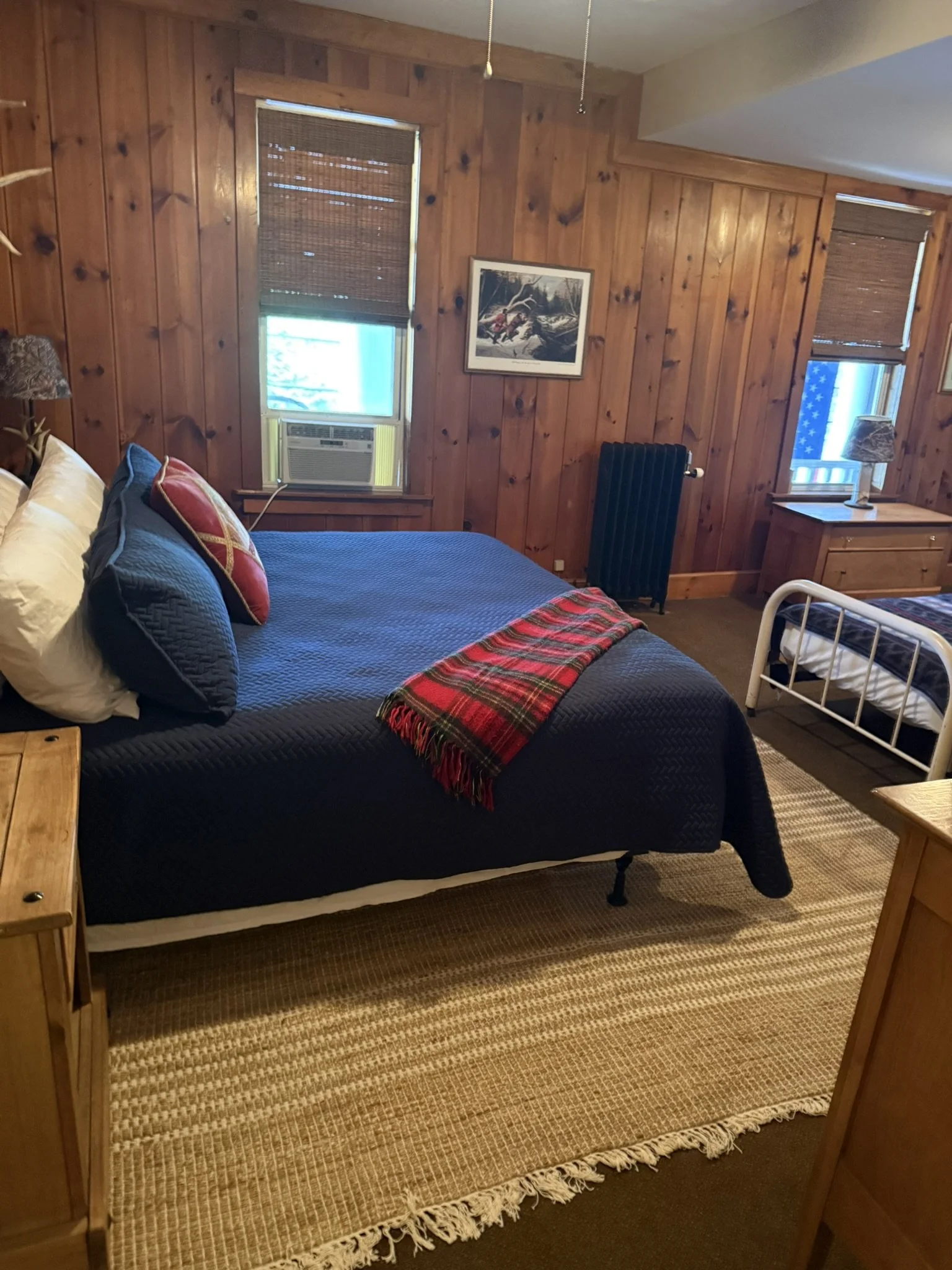 Pine Knot Suite (Room 11)
King & Twin Beds - Sleeps 3
Rooms 11 & 12 are adjoining