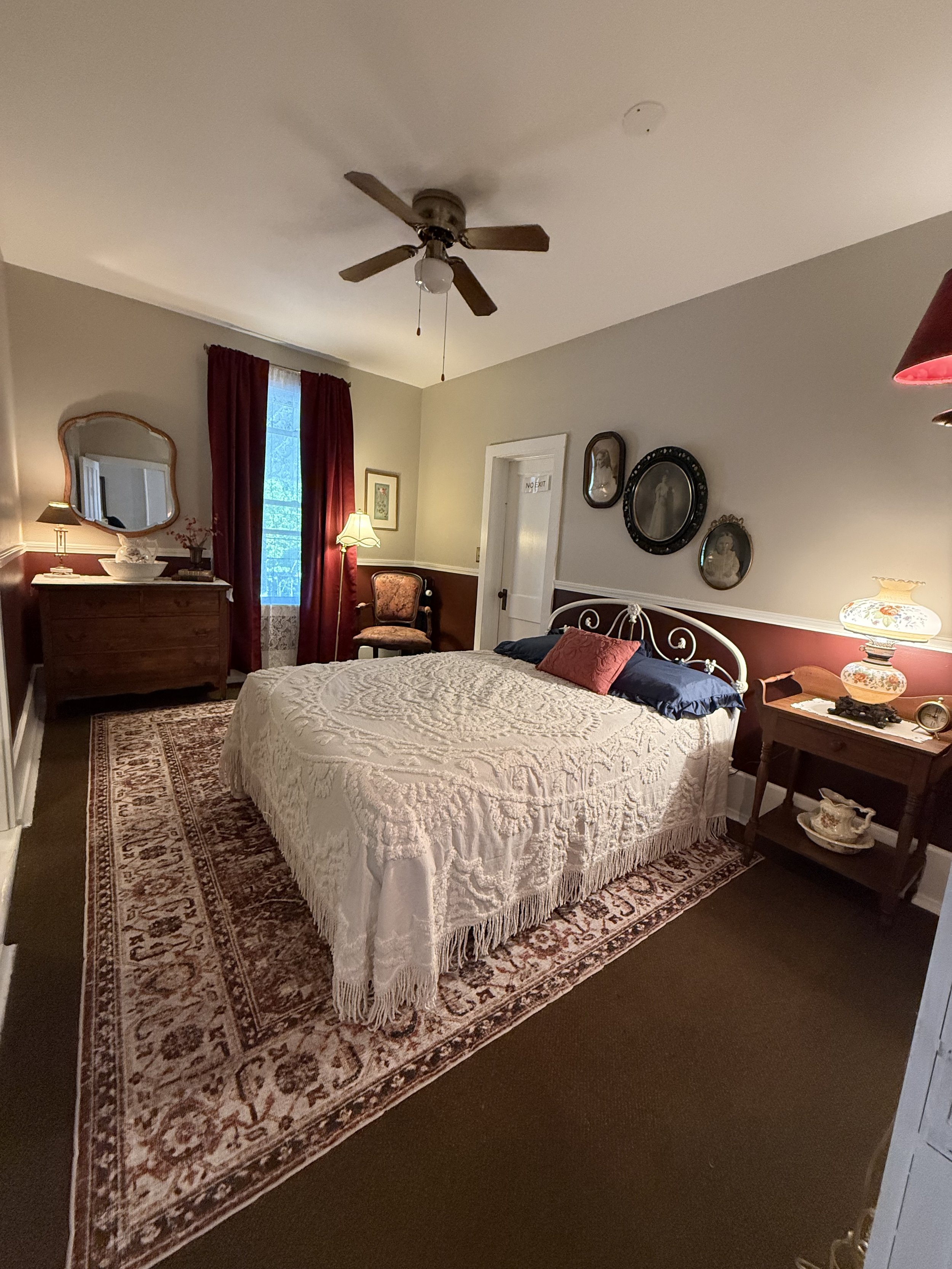 Heritage Full Room (Room 1)
Full Bed - Sleeps 2