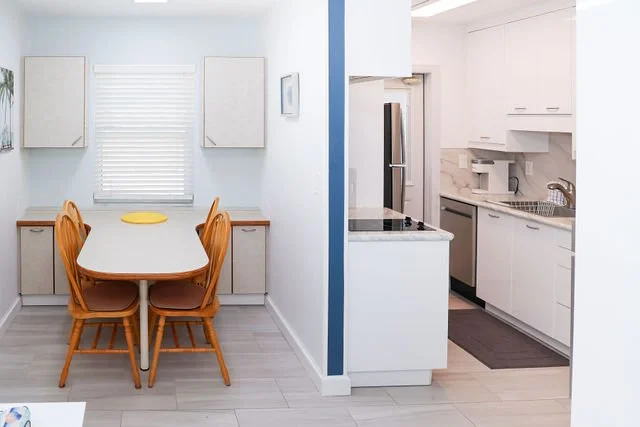 Kitchen/Dining Area