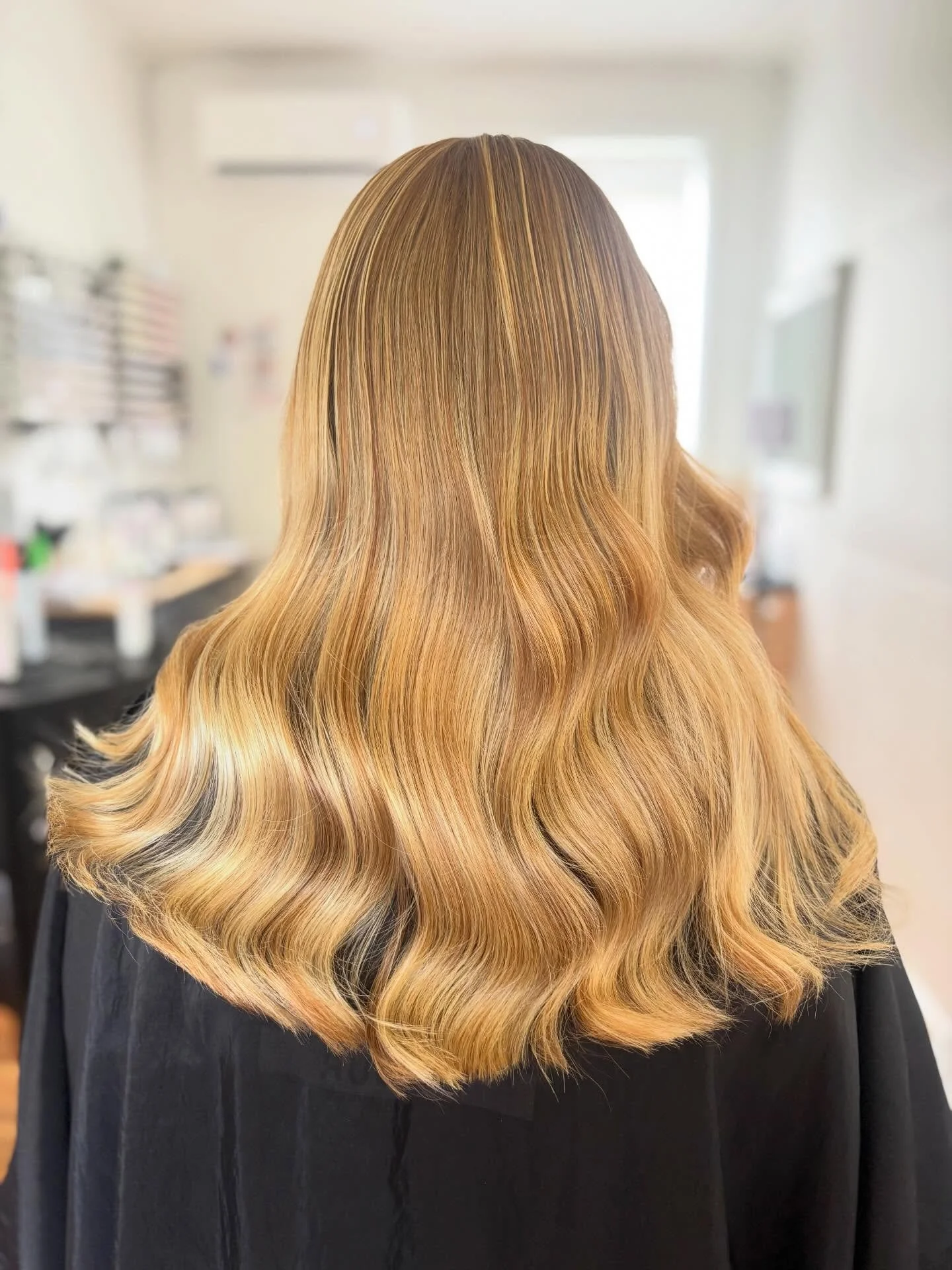 Soft refresh, big difference ✨

Mia&rsquo;s half head of teasy lights to lift, brighten and break up that dullness without going full blonde. The perfect in-between for when your hair just needs a boost, not a full overhaul.

Ready for your own upgra