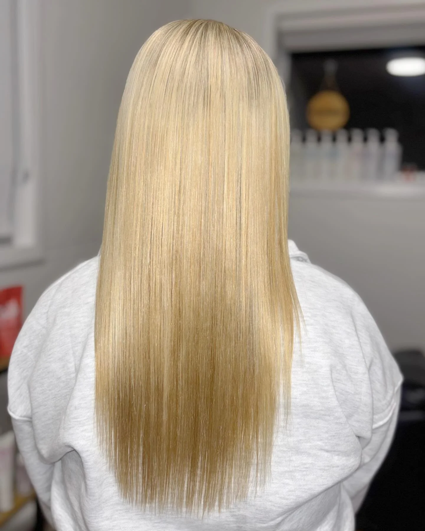 From grown out and dull to clean, bright and actually healthy again &mdash; this is what the right blonde refresh and a proper trim can do. No more dragging dead ends around, just lighter, fresher, and way more expensive-looking ✂️✨ If your blonde is
