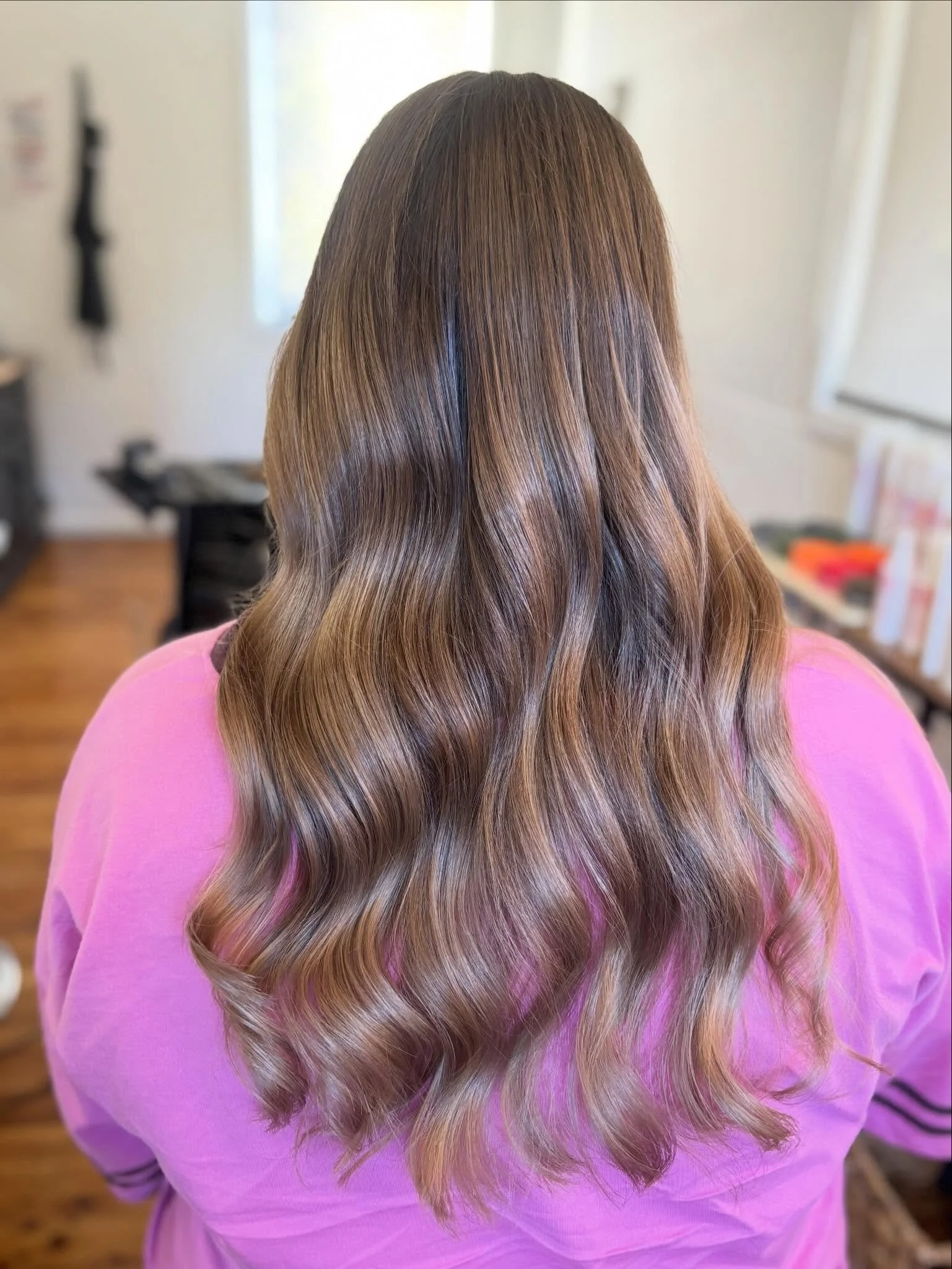 All these beauties going darker has me a little restless&hellip; and honestly, same&mdash;should we? Deepened Maddi slightly with a global gloss + a few scattered foils to keep that natural dimension, allowing a soft fade and seamless grow out while 