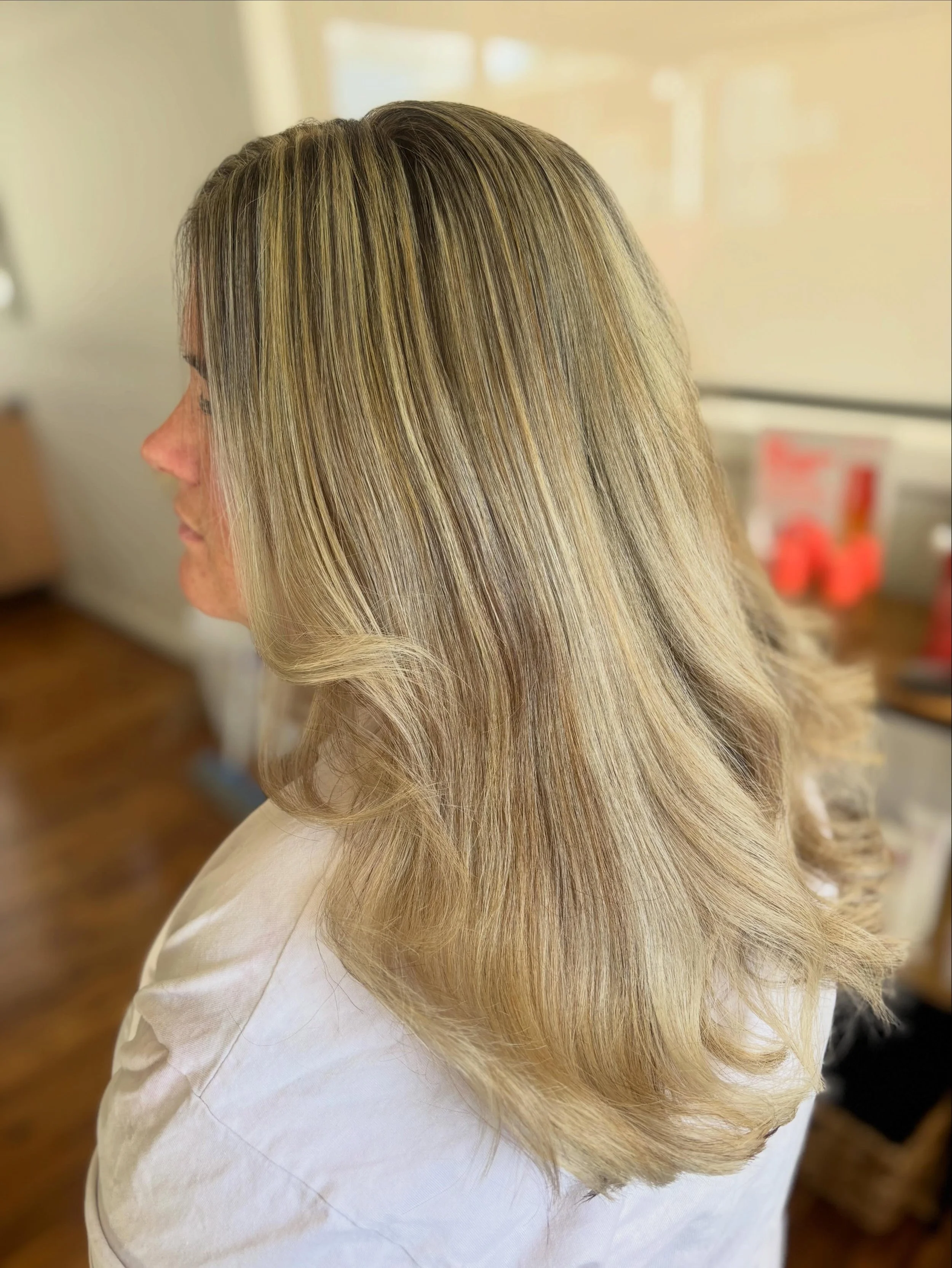Fresh hair really does fix things 😌 Logan&rsquo;s blonde is back bright, creamy and feeling like herself again. Winter blondes don&rsquo;t have to be dull 🤍 #hairbyclaudia #blondehair #foilrefresh #cootamundra #hairtransformation