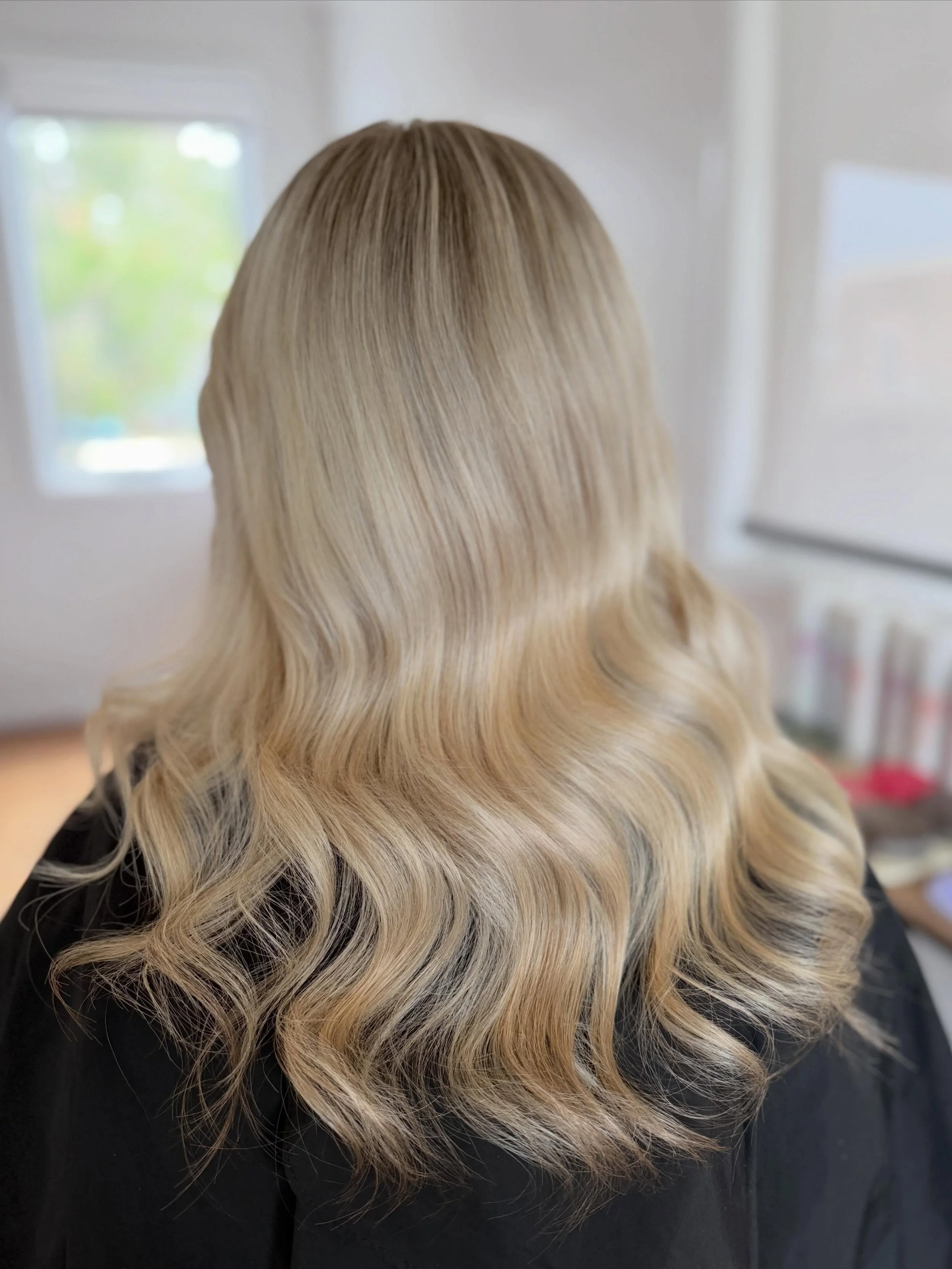 Sometimes all it takes is a fresh set of foils to fall back in love with your blonde 🤍✨

Lexi&rsquo;s blonde was feeling a little grown out and ready for some love, so we brightened things back up, softened the regrowth and brought that fresh blonde