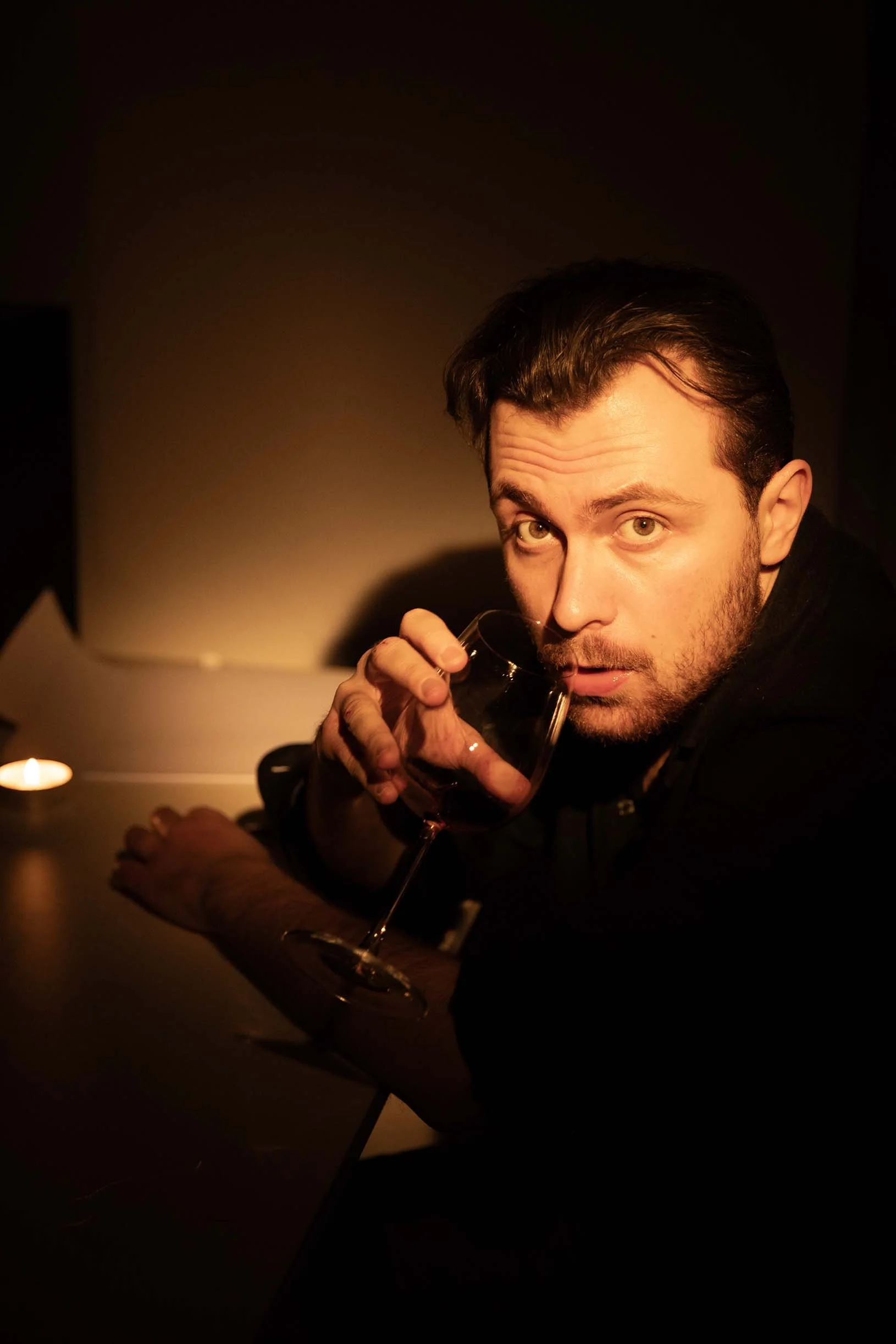 Headshot of Nathan Tosoni, film director and screenwriter