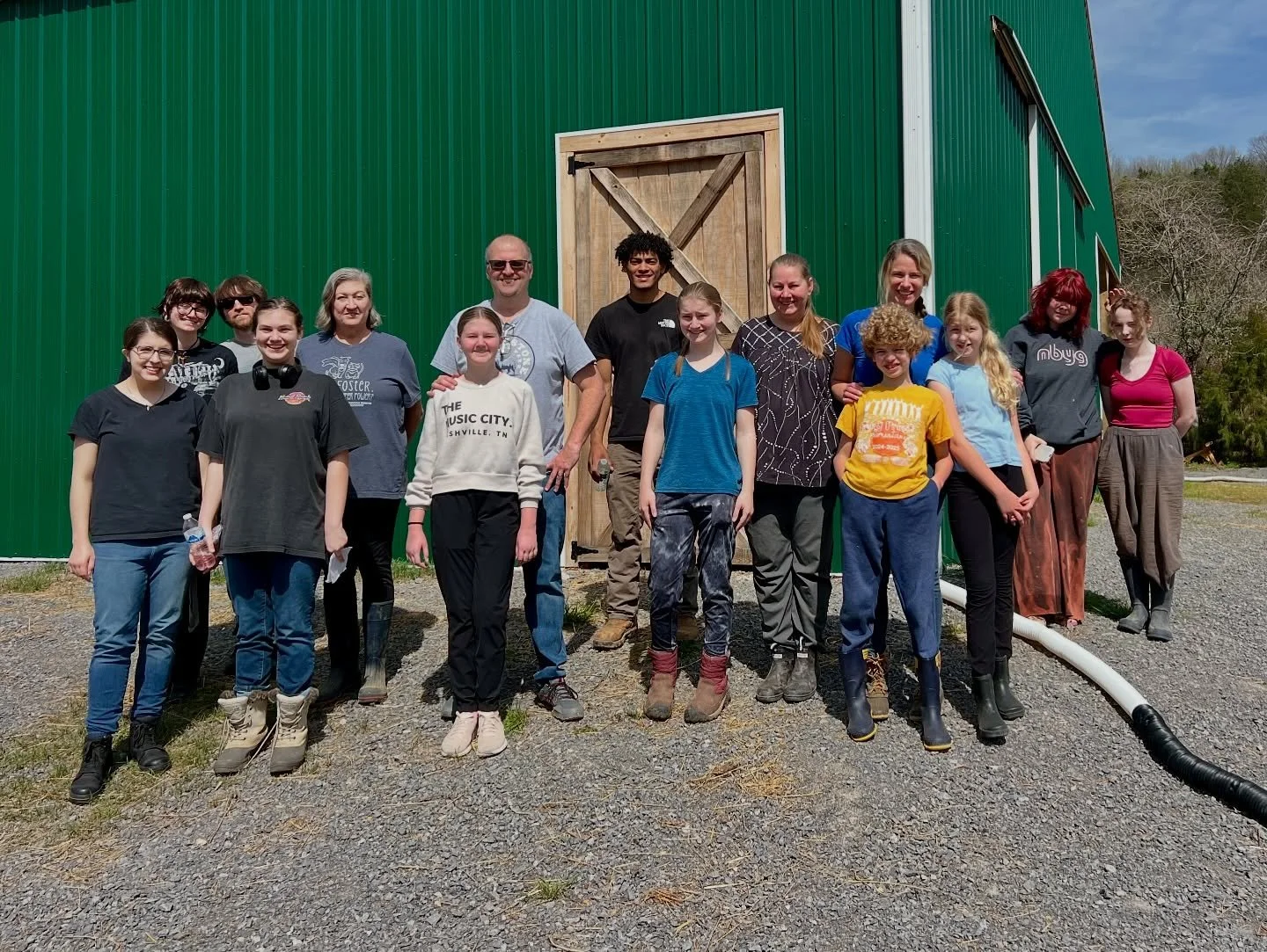 Sunshine, fresh air, and a whole crew of big-hearted humans showed up for the animals today ☀️🐾

We had a wonderful group of volunteers out at the farm and they made a huge dent in the never-ending to-do list. From hauling and cleaning to organizing