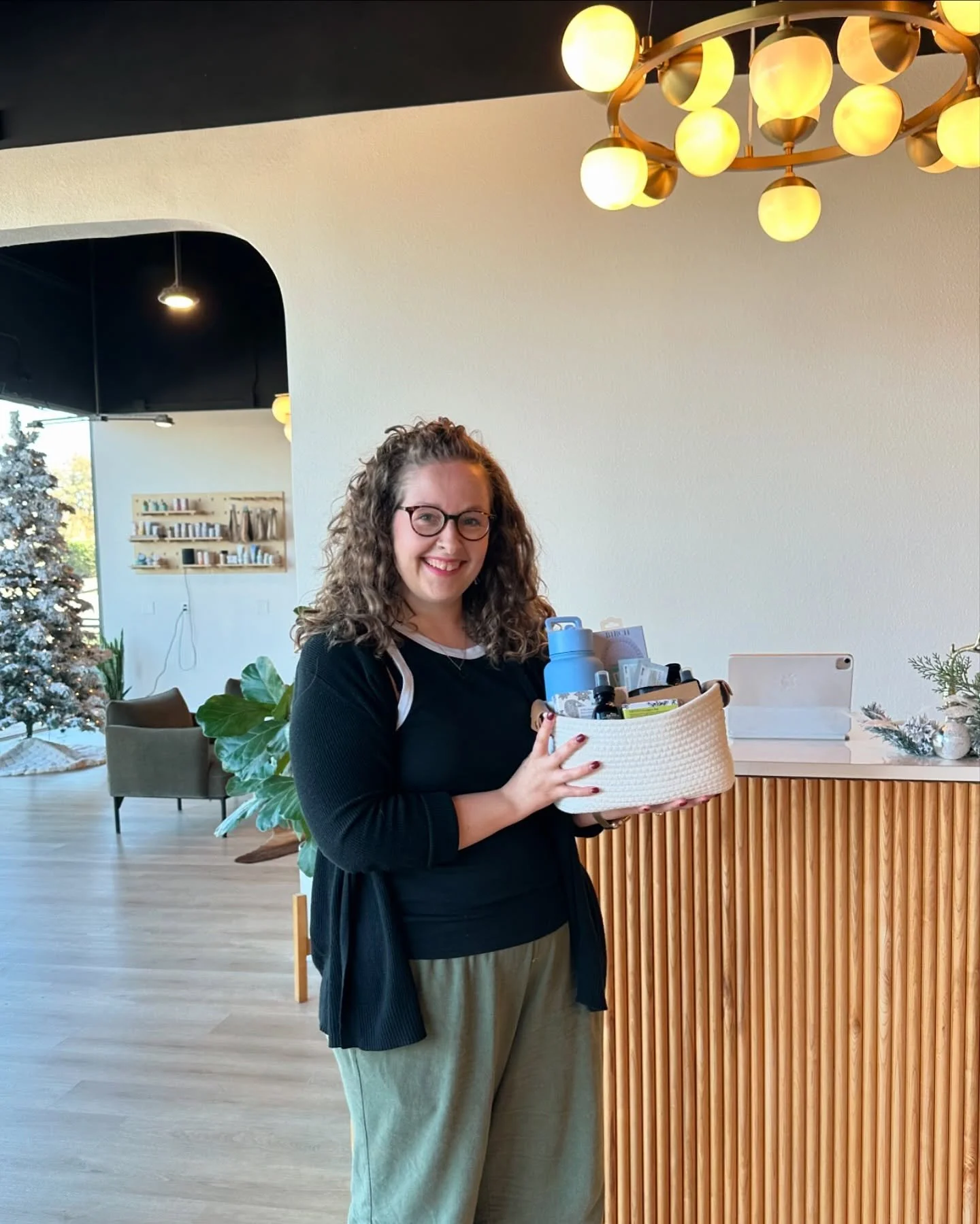 Congratulations to our giveaway winners and thank you to everyone who participated! 🤩

@megpjoness @lalingpringle