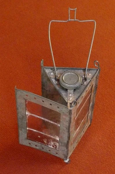 Lanterna,fedele amica nelle escursioni notturne