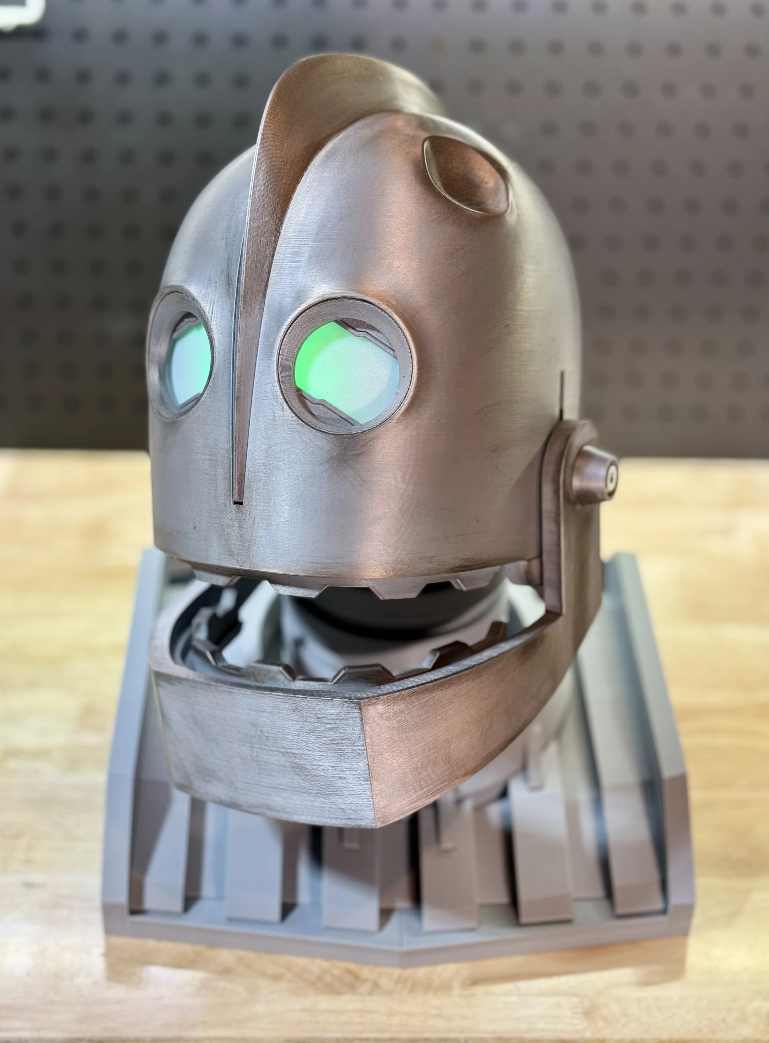Iron Giant inspired life-sized bust. Design by Droid Division