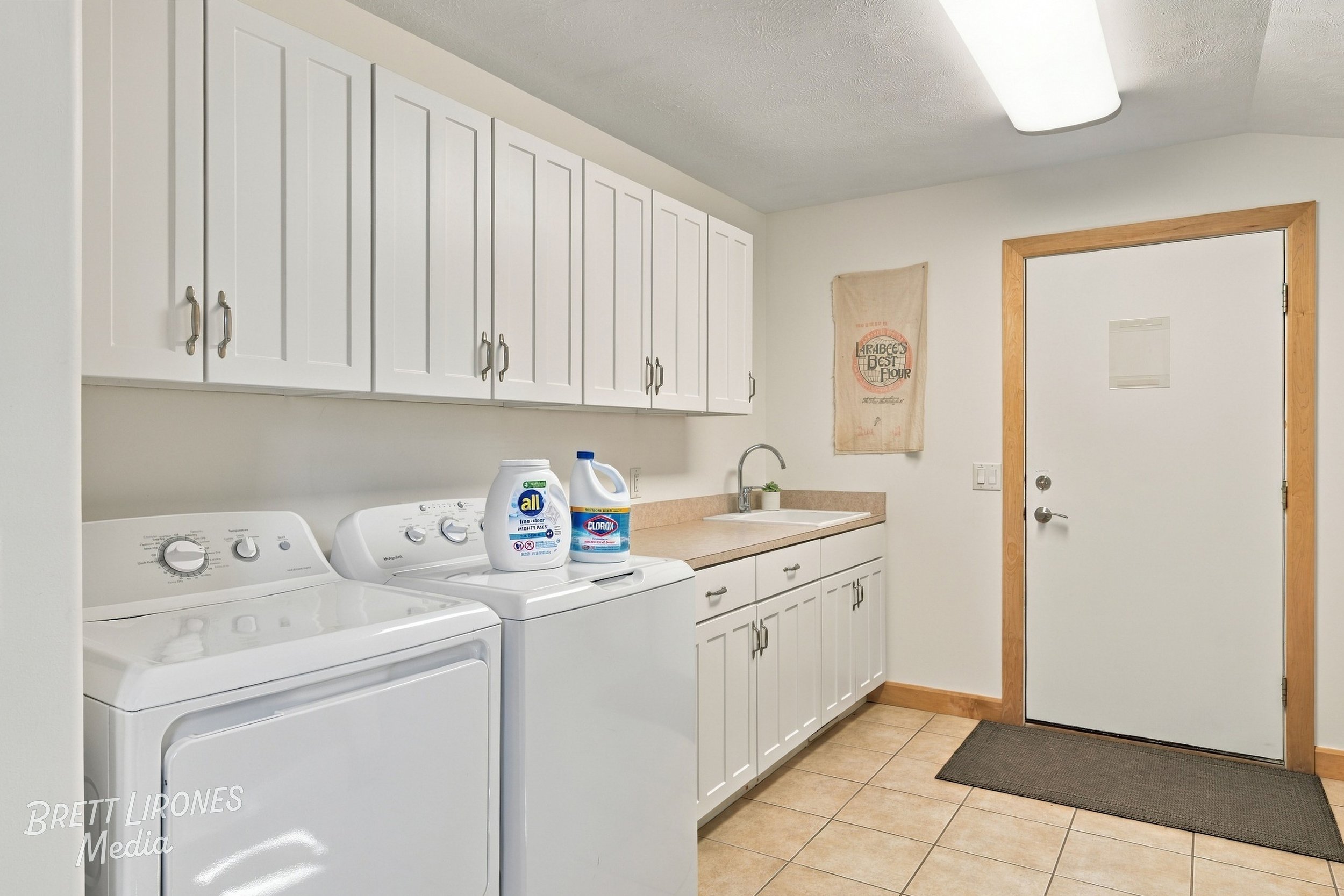 Watermark_web_A7R05981_HDR.jpg