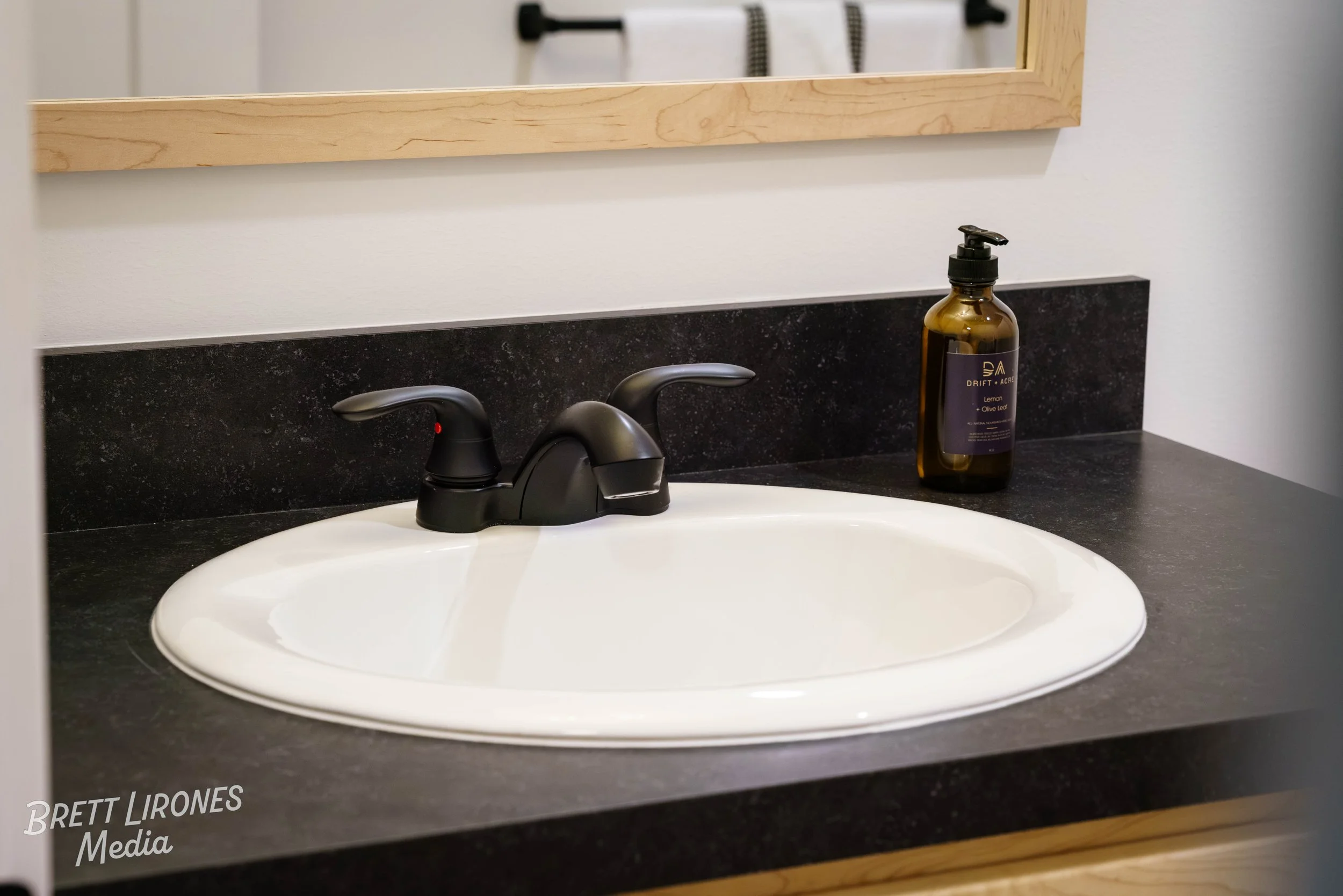 Watermark_web_A7R01585.jpg