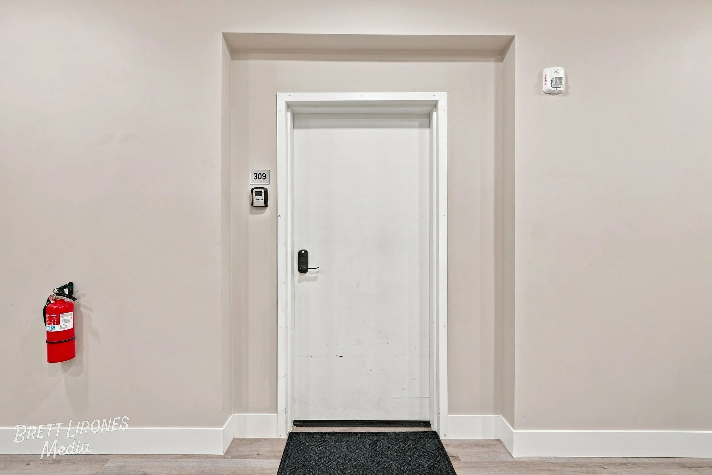 Watermark_web_A7R05106_HDR.jpg