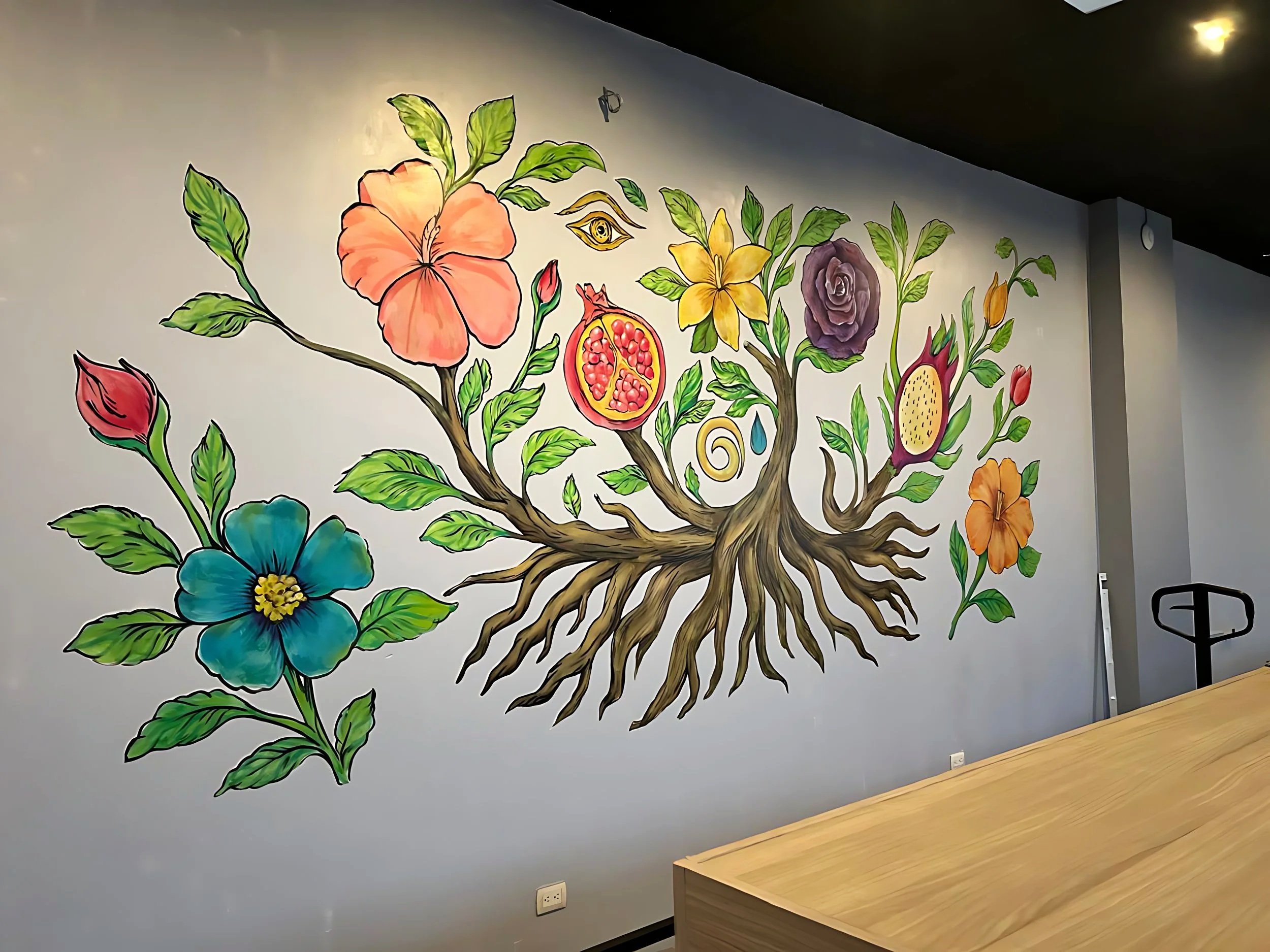 Mural "Raíces y Frutos" - Hotel Sin Ventura, Antigua Guatemala (2026).