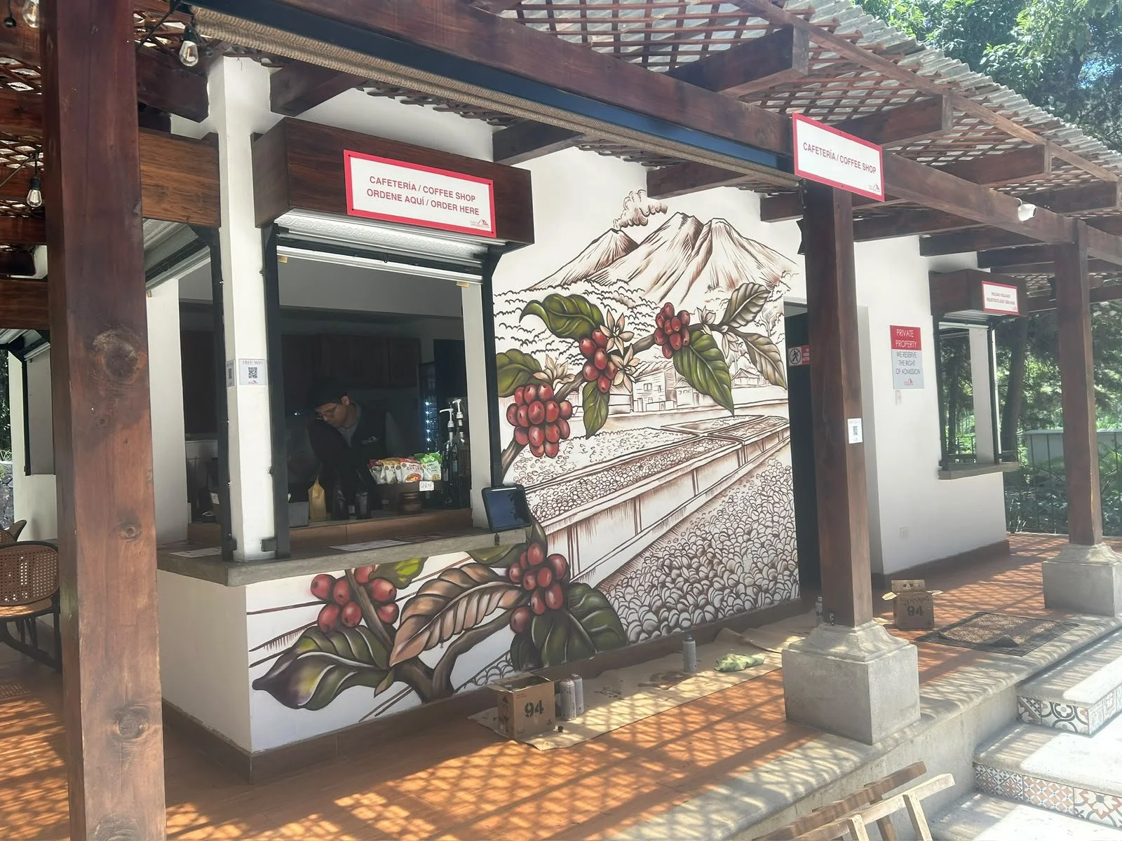 Mural en las faldas del volcán AcatenangoProyecto: Parque / Finca San Sebastián
