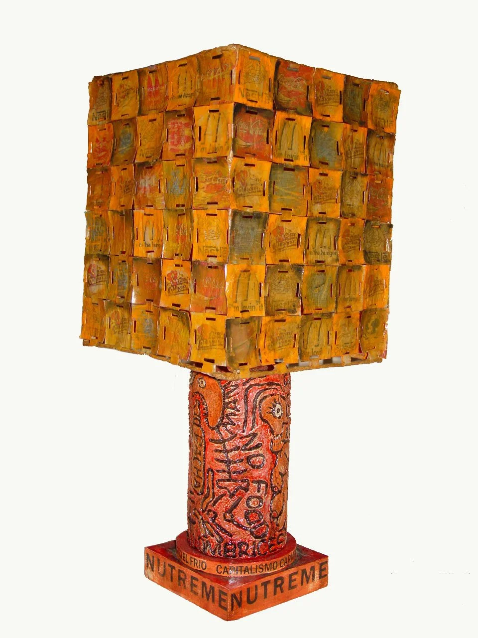 Titulo: Luz alimenticia ( Lampara)
Técnica: Pasta de papel, Platico, pintura acrílica
Medidas: 70cm X 40cm
Año: 2005.