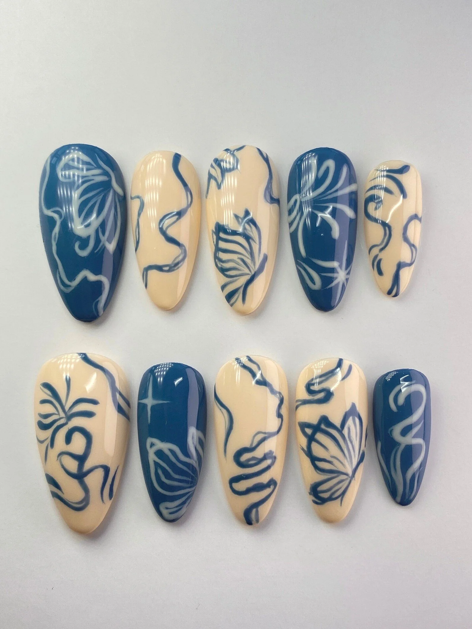 Custom Nail Art – Detailed