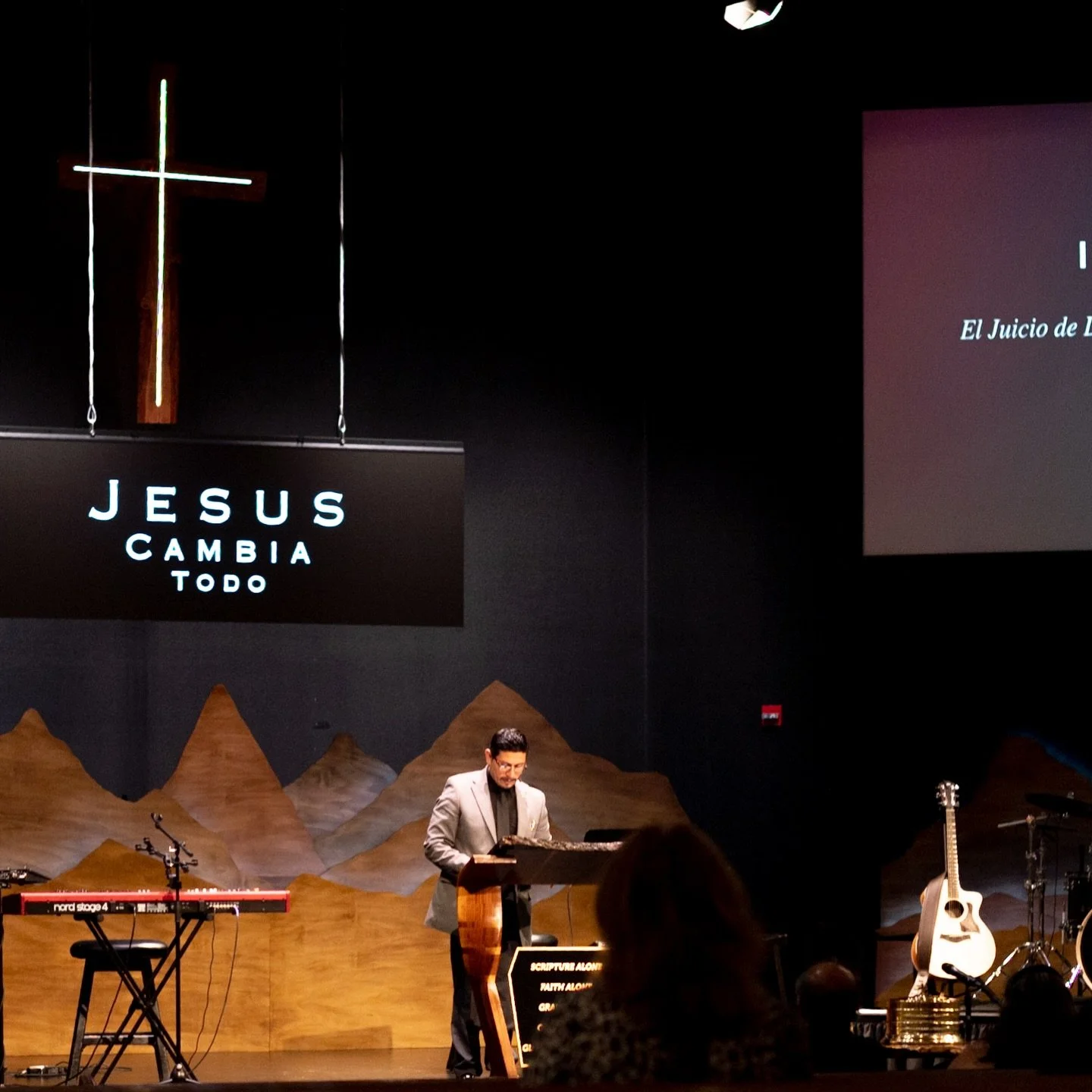 El servicio de Viernes Santo anoche fue un hermoso recordatorio de la cruz y de todo lo que el Se&ntilde;or hizo por nosotros. 

Nos reunimos para adorar a trav&eacute;s de la alabanza, la lectura de la Palabra y la predicaci&oacute;n. 

Agradecidos 