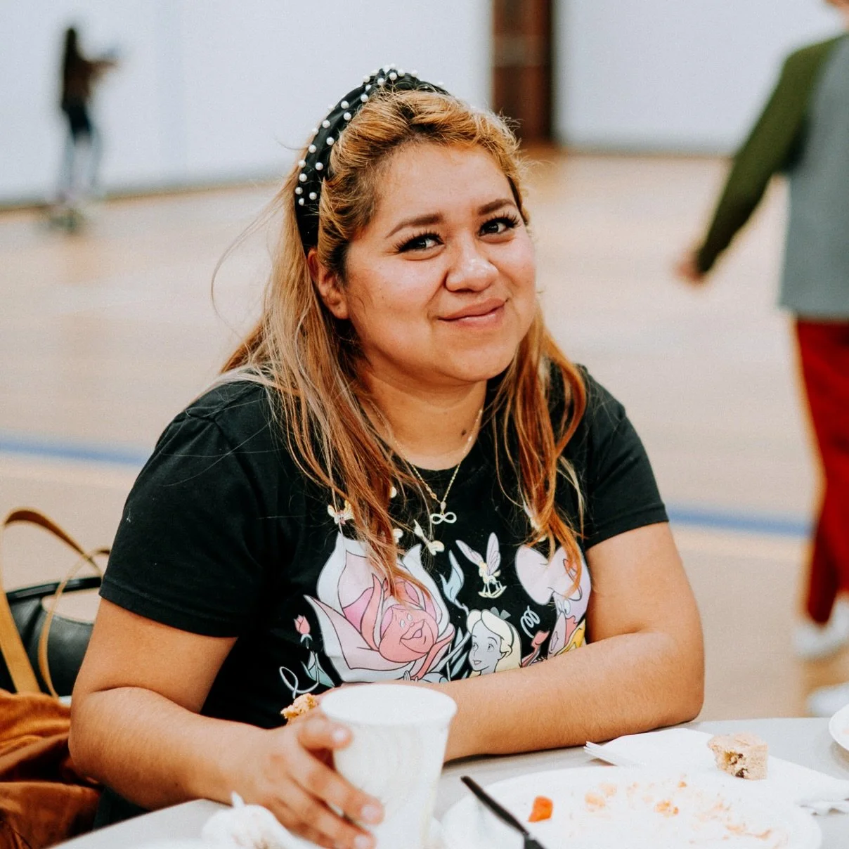 &iexcl;Ya regresamos! 🙌

Acomp&aacute;&ntilde;anos esta noche en nuestra Noche de Comunidad en Cornerstone. 
La cena comienza a las 5:15 PM &mdash; y s&iacute;&hellip; &iexcl;tendremos tri-tip! 🔥🍽️ 
Despu&eacute;s, nuestros grupos comienzan a las 