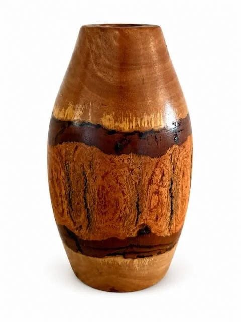 Grey ironbark vase Image 3 17H32D.jpeg