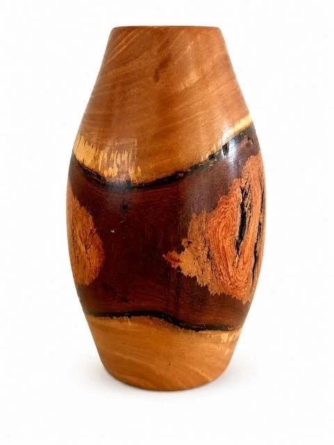Grey ironbark vase Image 2 17H32D.jpeg
