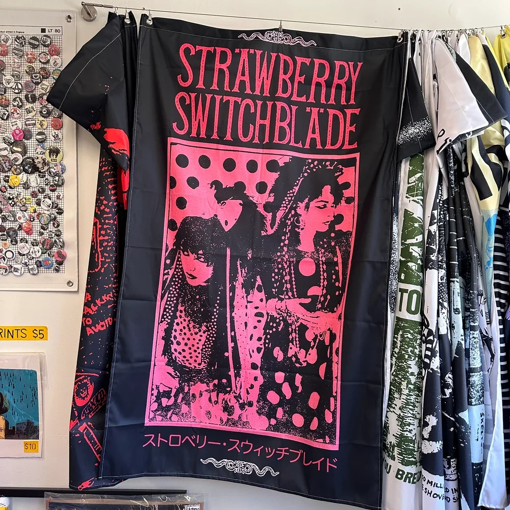 Strawberry Switchblade Flag