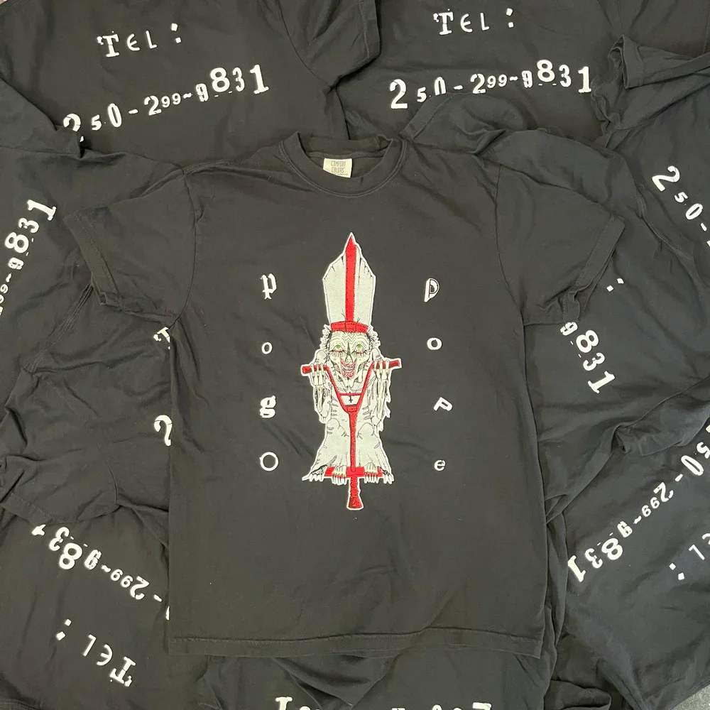 Pogo Pope tee