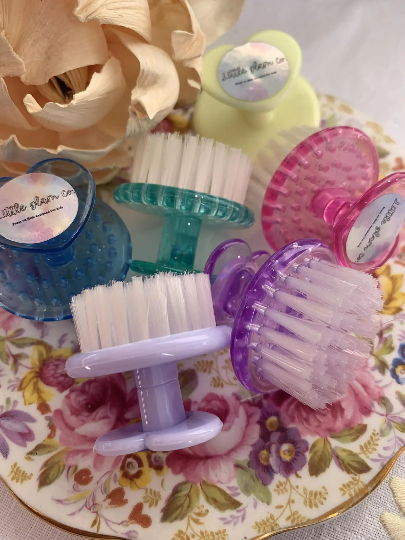 Little Glam Co mini nail brush 