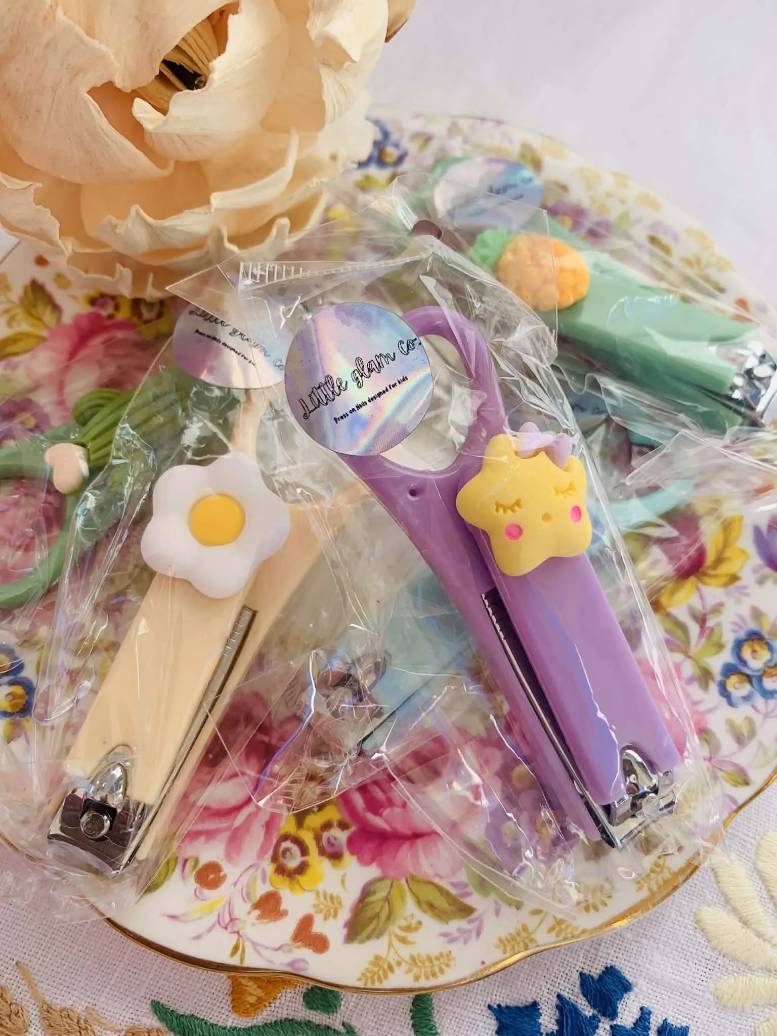 Little Glam Co kids nail clippers