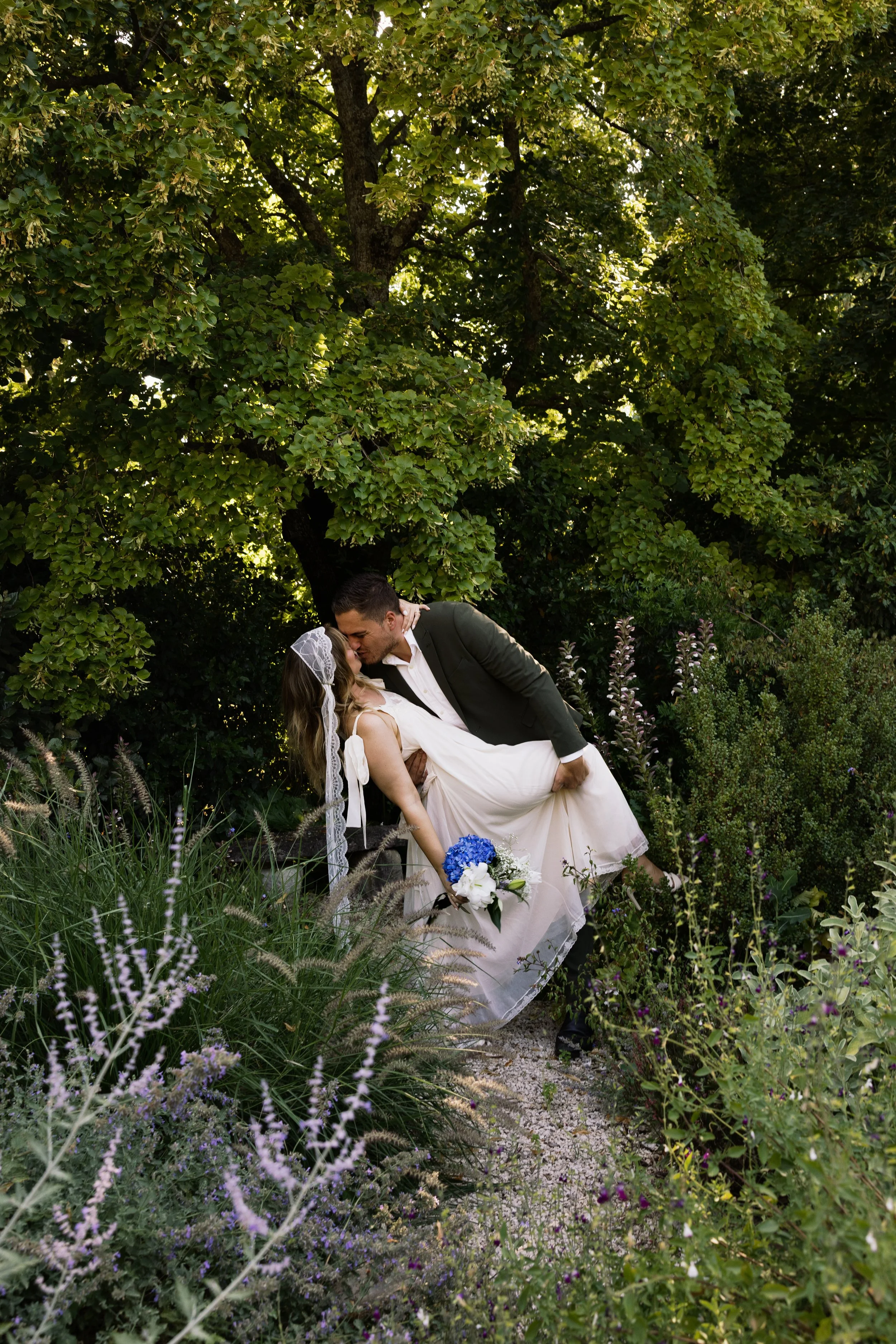 Hannah & Jordan-europe elopement-small-10.jpg