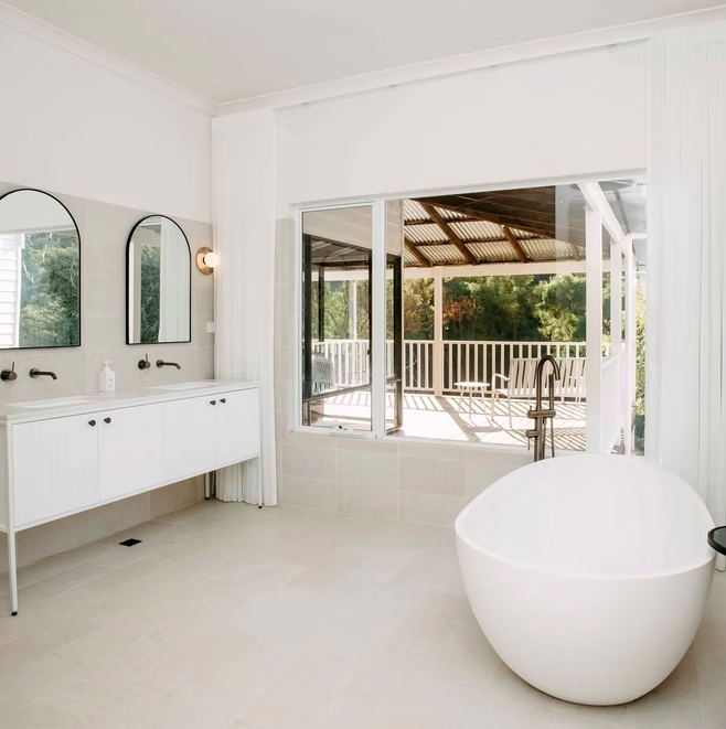 Ampersand Estates Winery