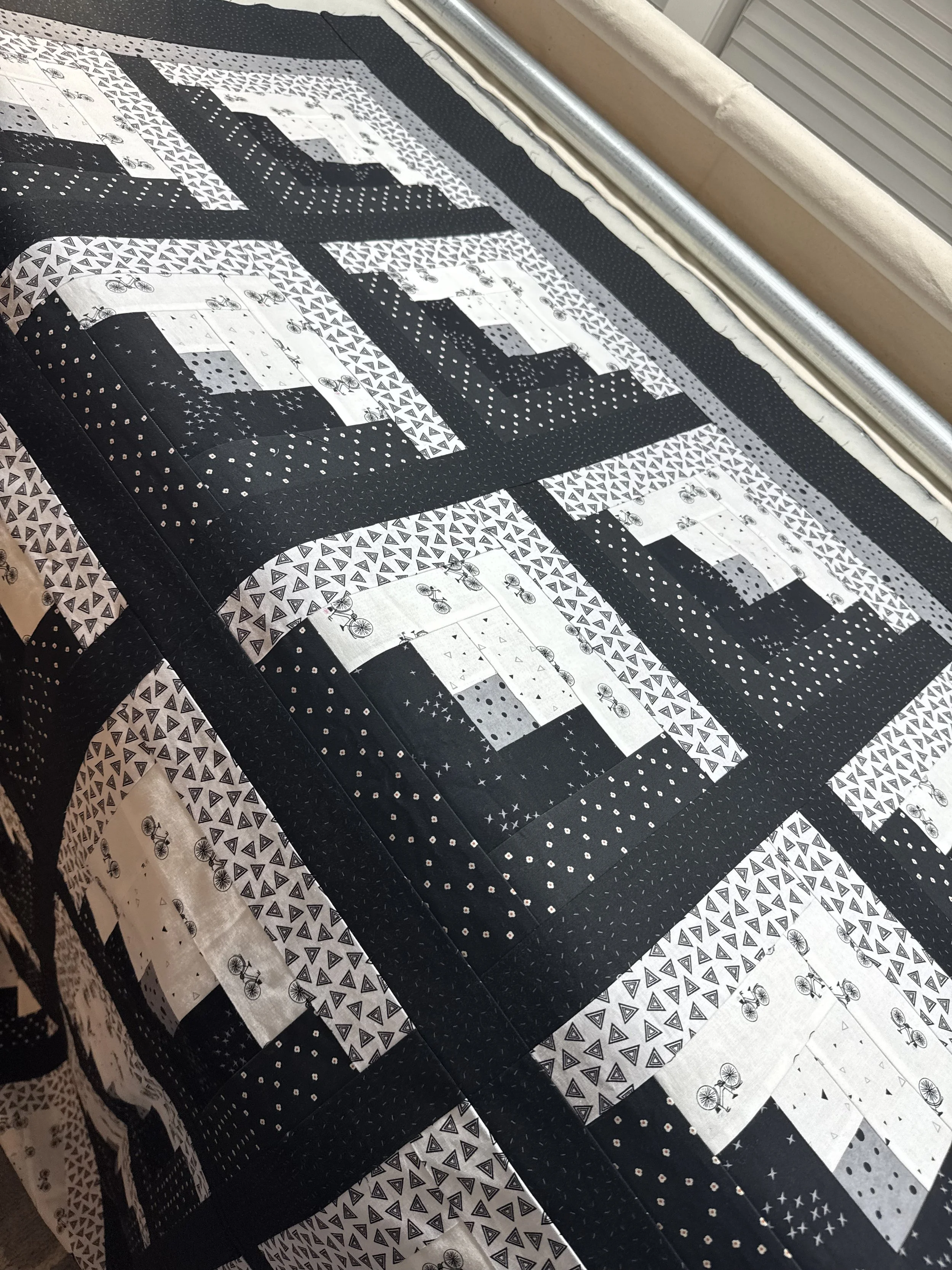Irene's Log Cabin Gift Quilt for E-man