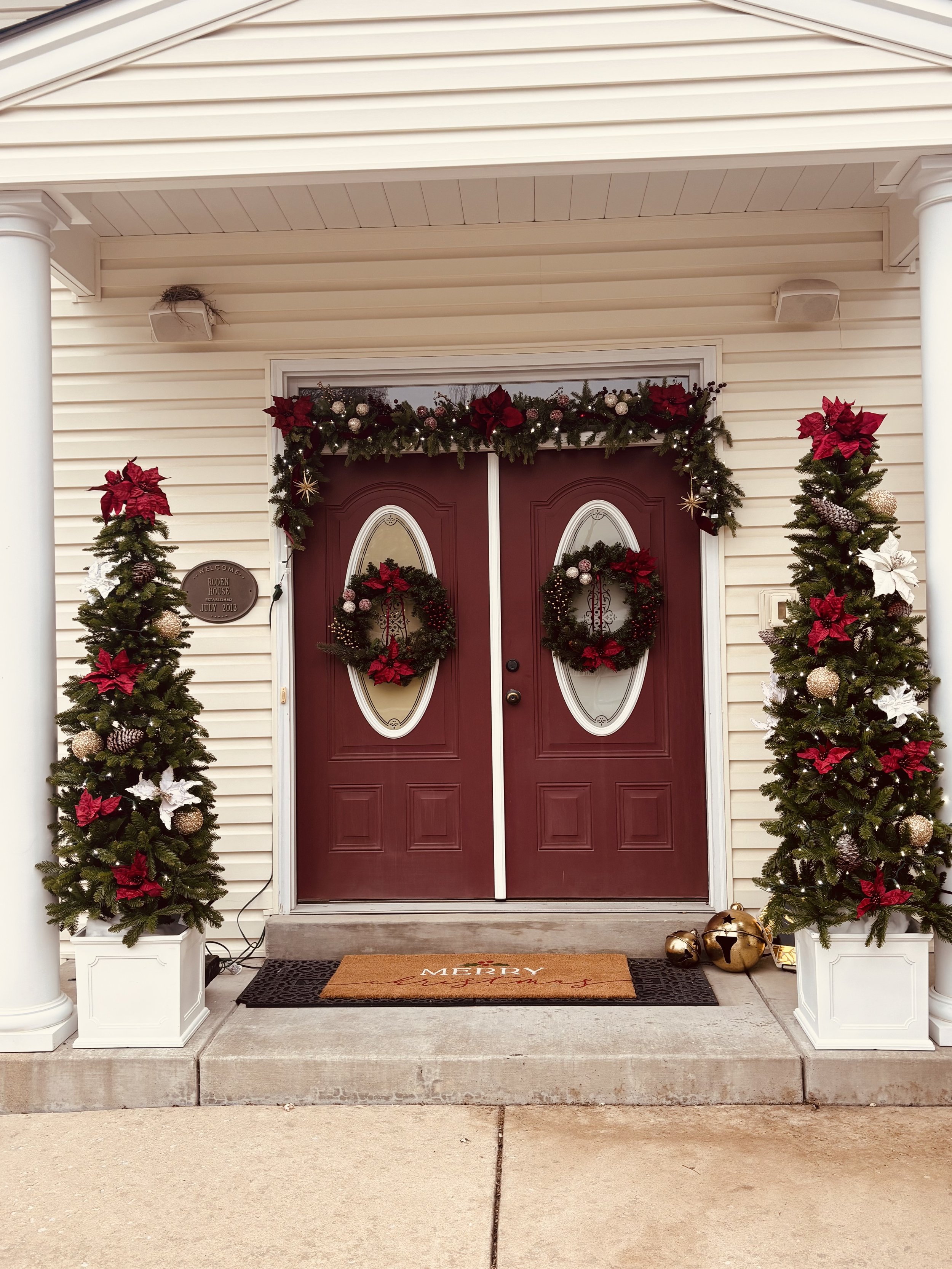 Christmas Decor & Porch Designs in St. Peters, MO