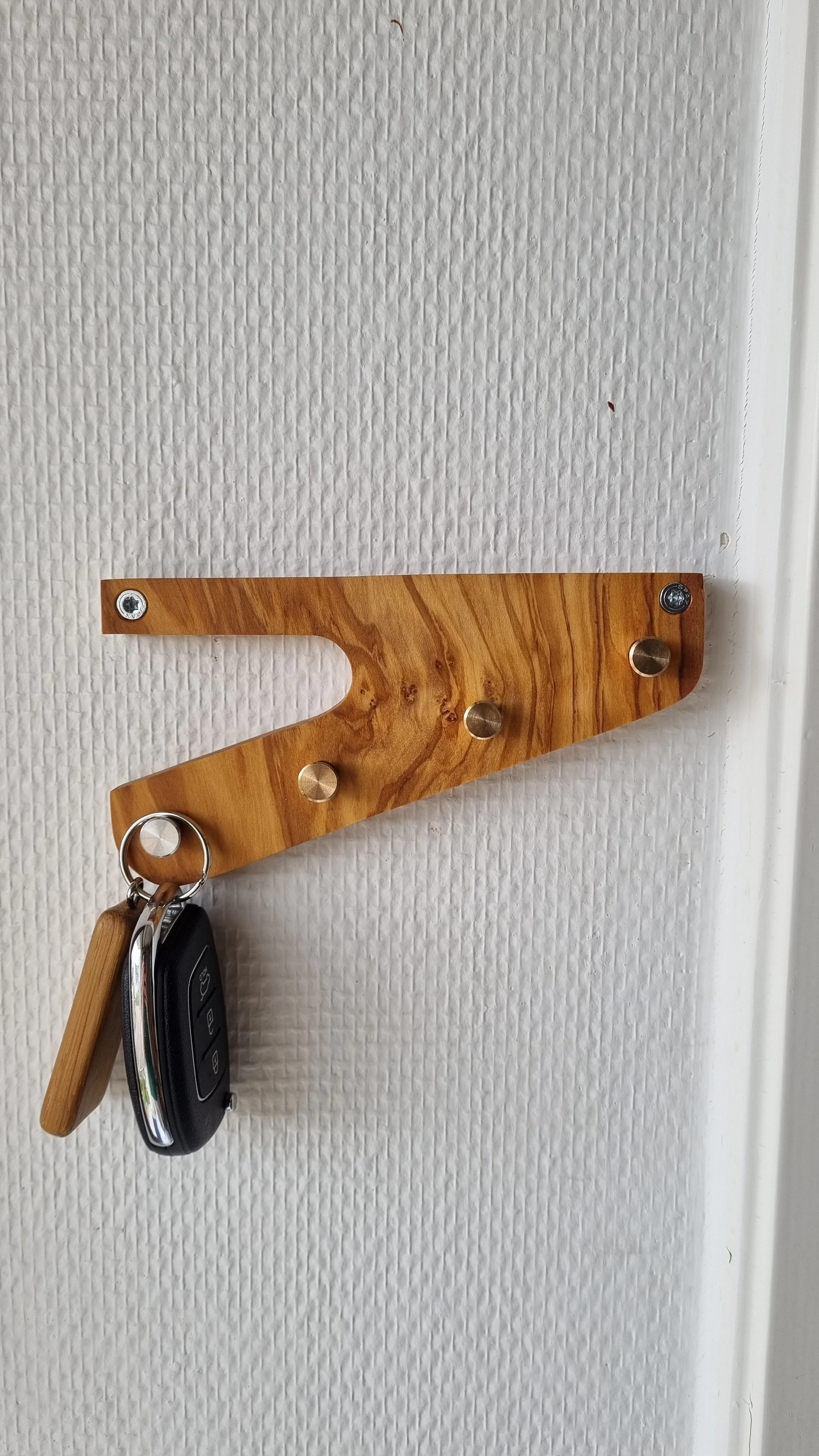 Handgefertigtes Schlüsselbrett aus Holz