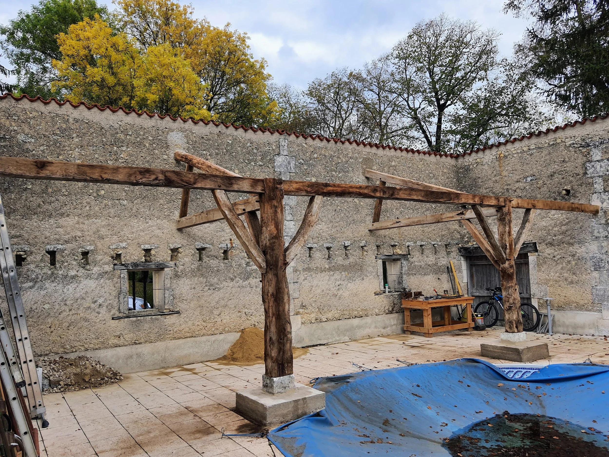 Traditional au vent structure built with reclaimed timber