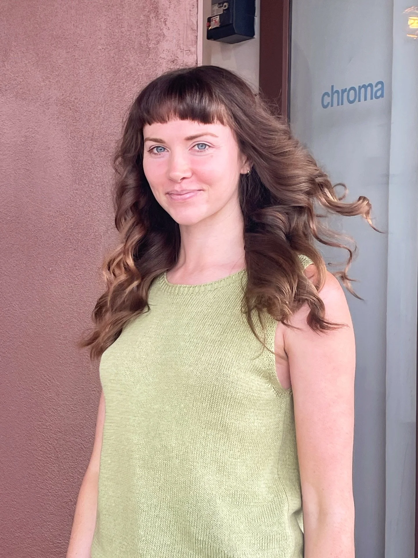 End of summer reset 😊

Clare came in this morning for our Rich Brunette Package 🤎 for the next month each new client who books one of our packages will receive a complimentary product from Davines. 

She had a few old foils through her hair and lot