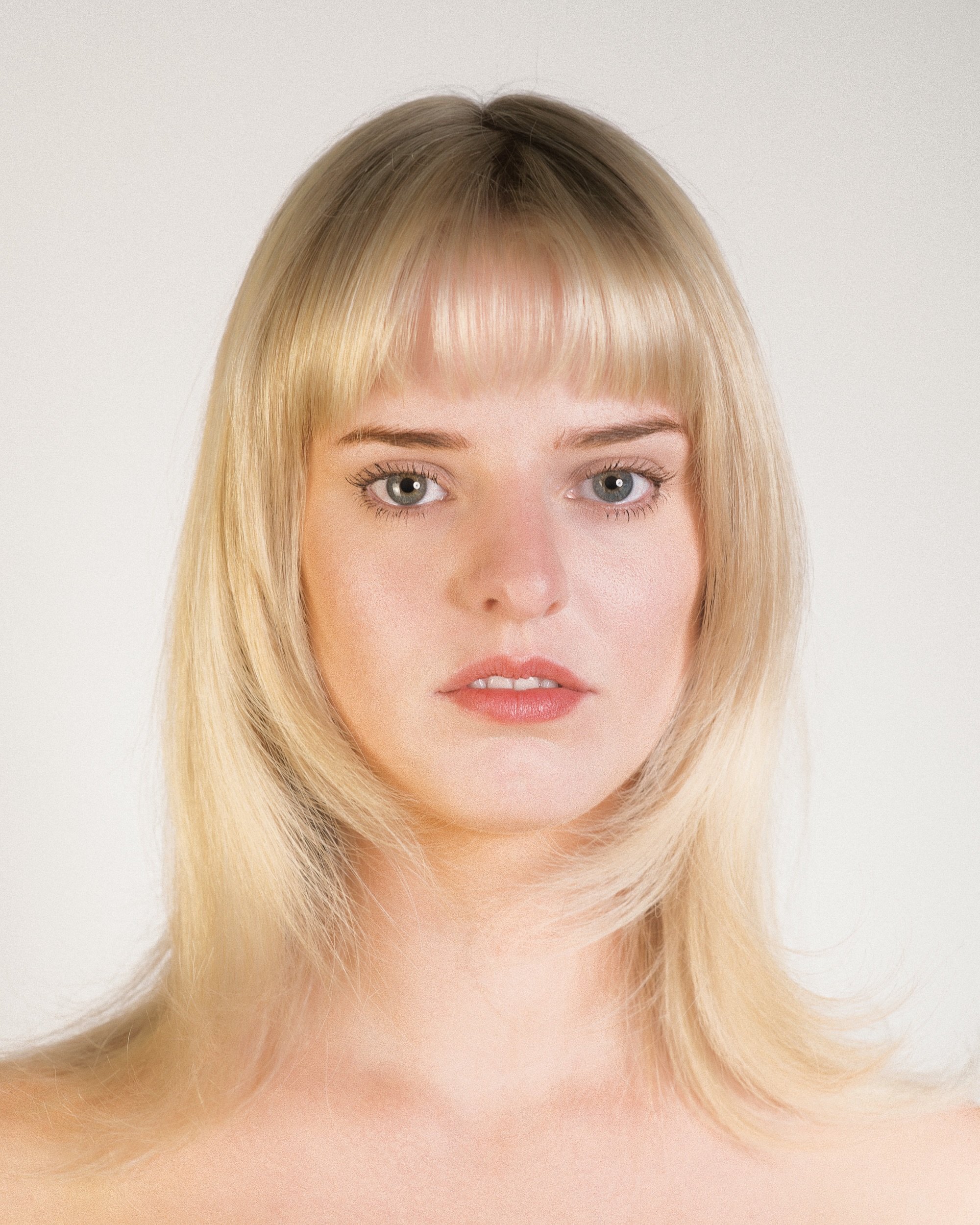 ✨ NO TONER ✨

Sometimes a toner isn&rsquo;t necessary.

Our goal with blondes is always the same: clean, bright blonde that grows out beautifully.

Sometimes that means a root stretch and toner to create a seamless blend. Other times, if we can achie