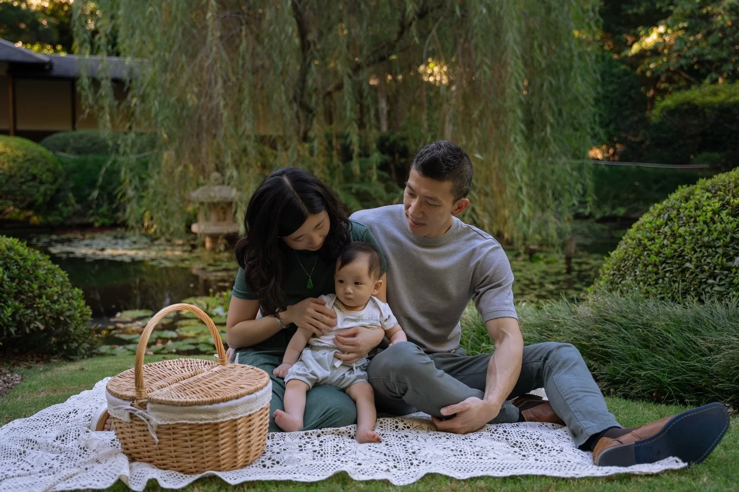 Melody, Alan and and little bubba Louis 🫧🌿

Keywords: #familyphotography #mothersday #mothersdaypresent #picnic Brisbane photographer, whimsical photography, dreamy photography, creek, nature photography, water photoshoot, fairytale photoshoot, whi